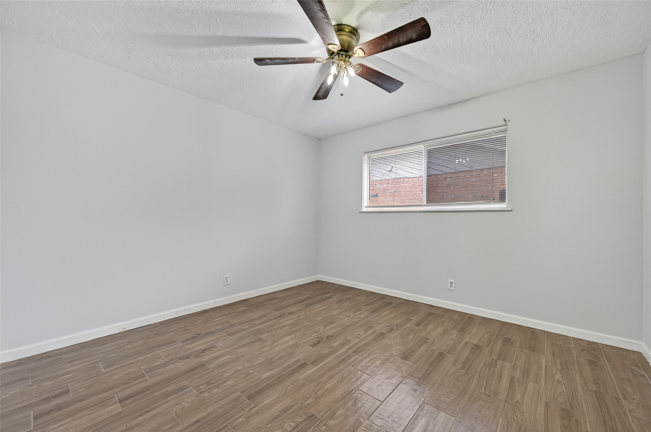 6102 Crakston Street Property Photo 33
