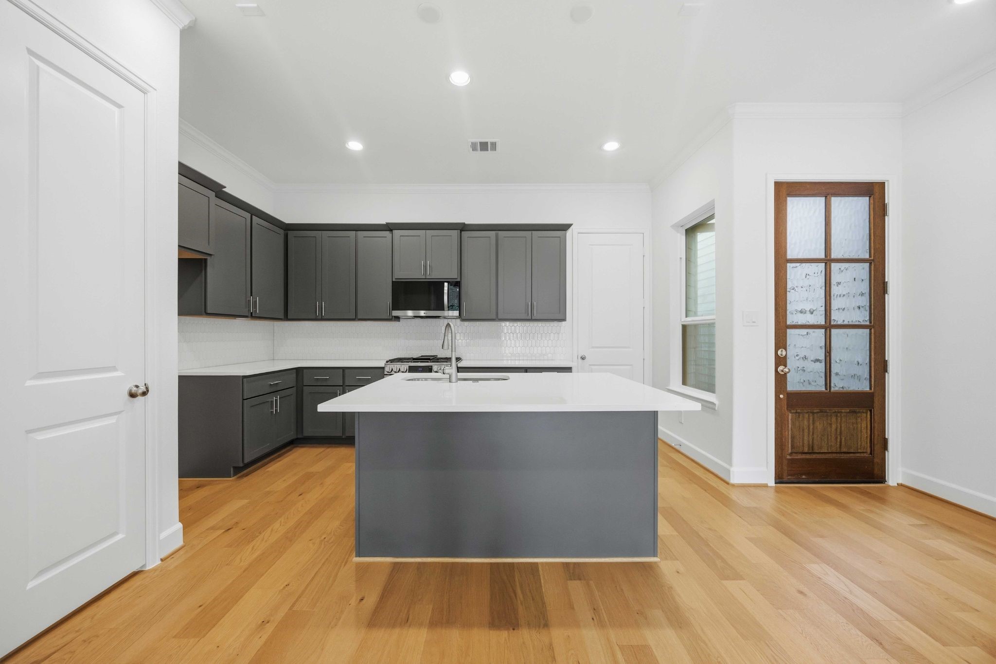 5527 Katy Freeway Property Photo 2
