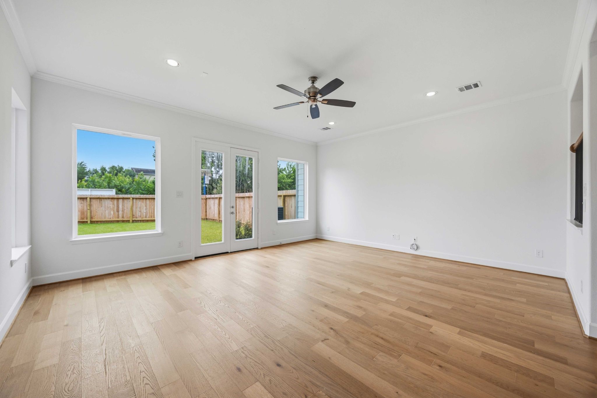 5527 Katy Freeway Property Photo 11