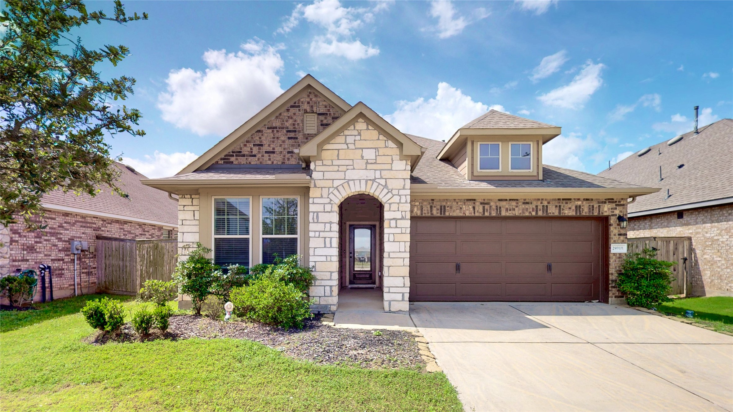 29919 Vallonea Oak Property Photo