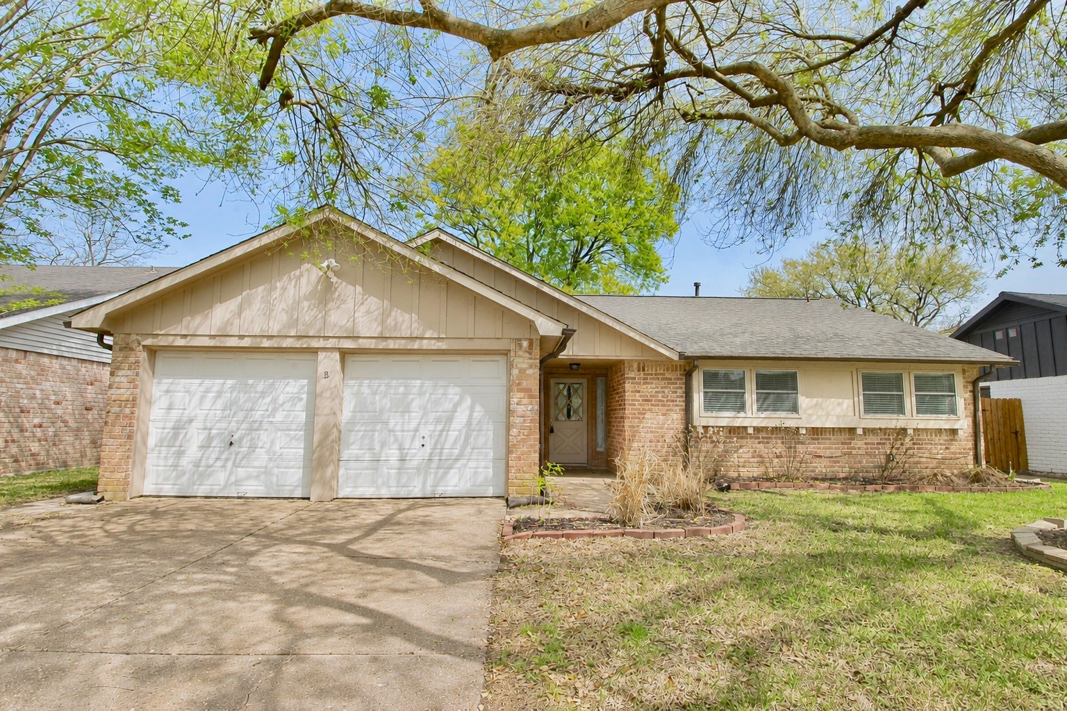 13511 Brook Hollow Drive Property Photo 1