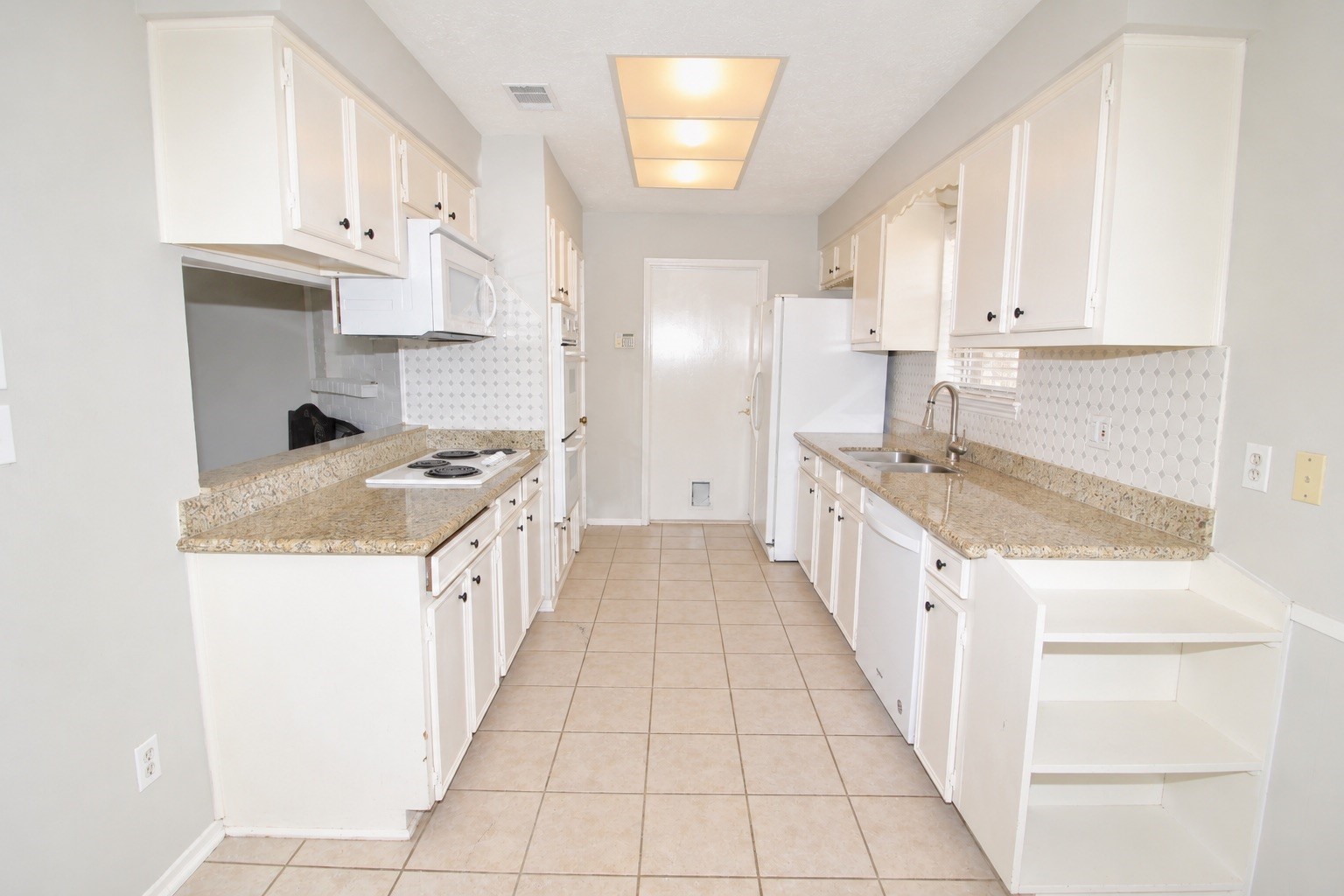 13511 Brook Hollow Drive Property Photo 3