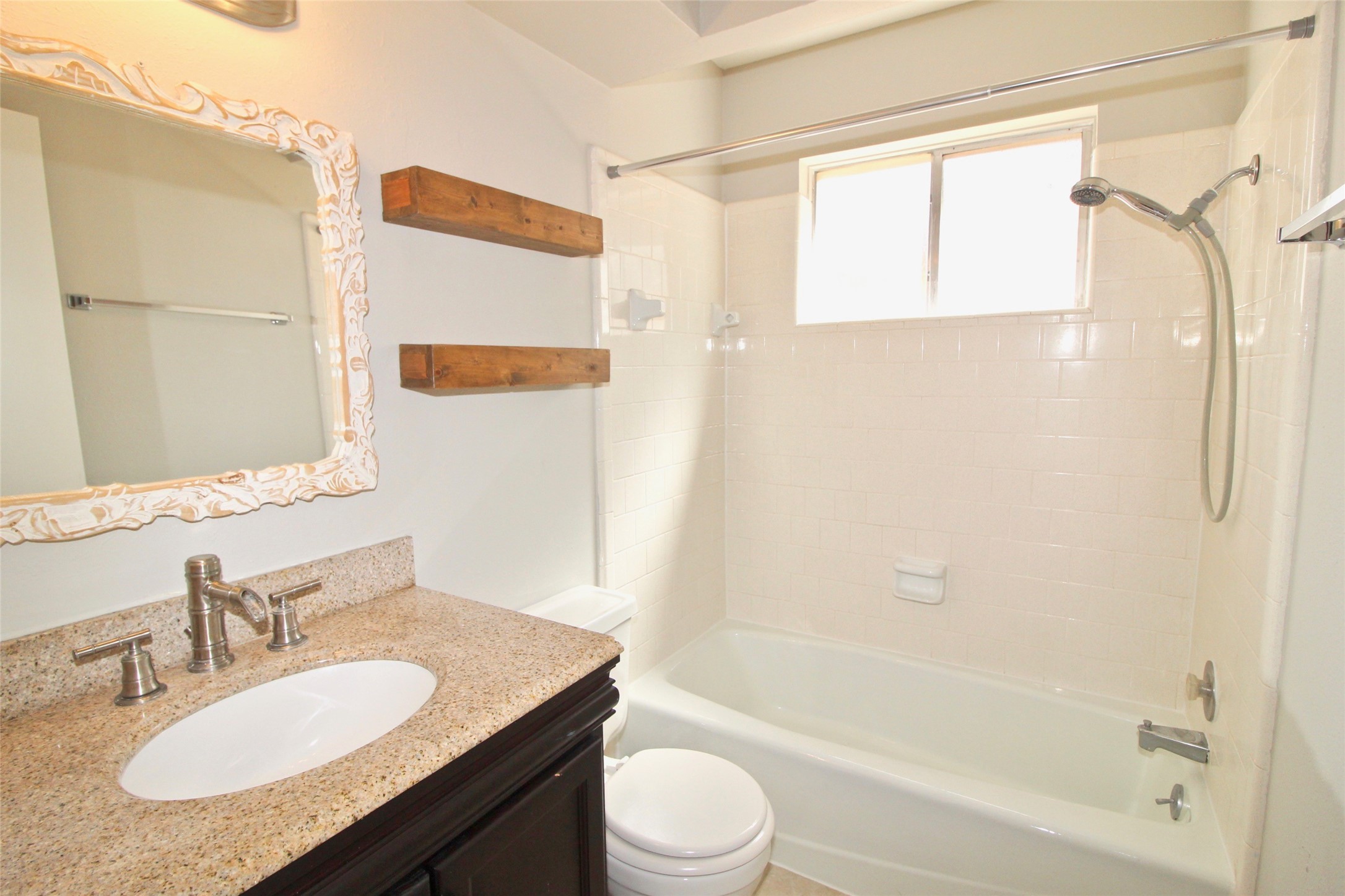 13511 Brook Hollow Drive Property Photo 10