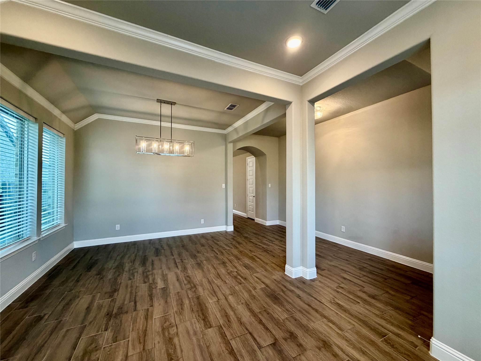 9503 Crescent Mill Drive Property Photo 3