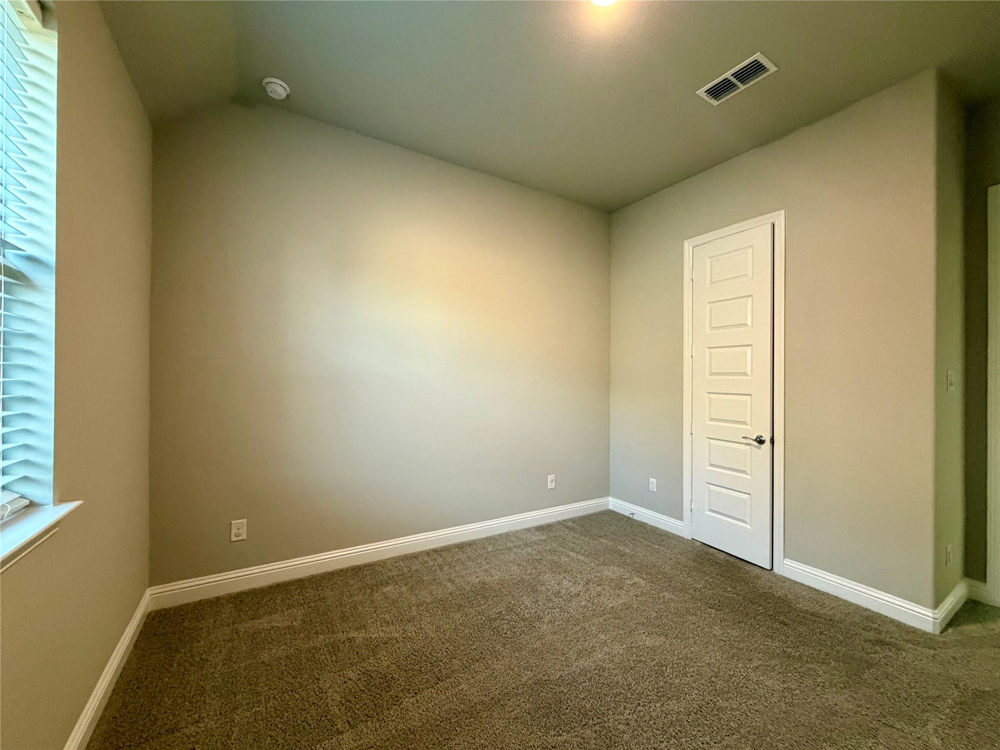 9503 Crescent Mill Drive Property Photo 13