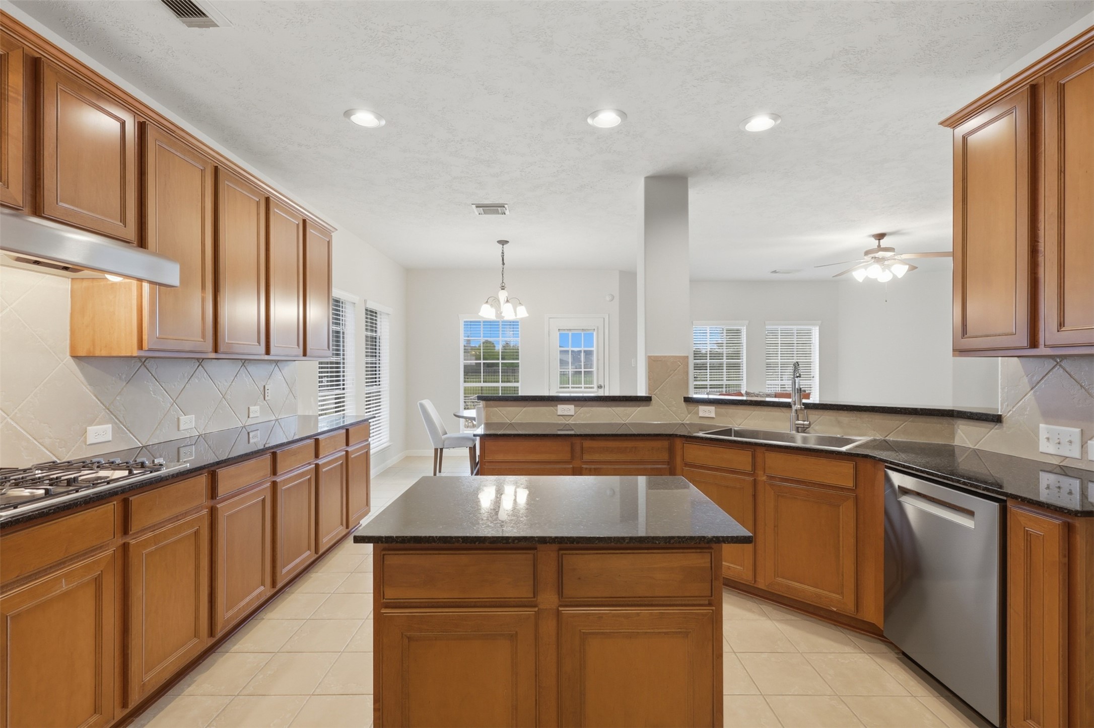 13806 Cove Landing Lane Property Photo 12