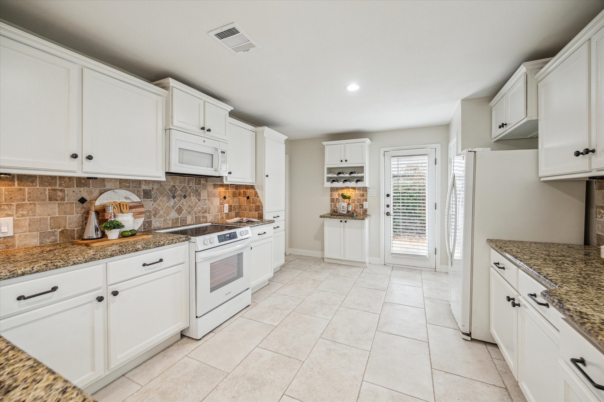 9916 Westview Drive Property Photo 17