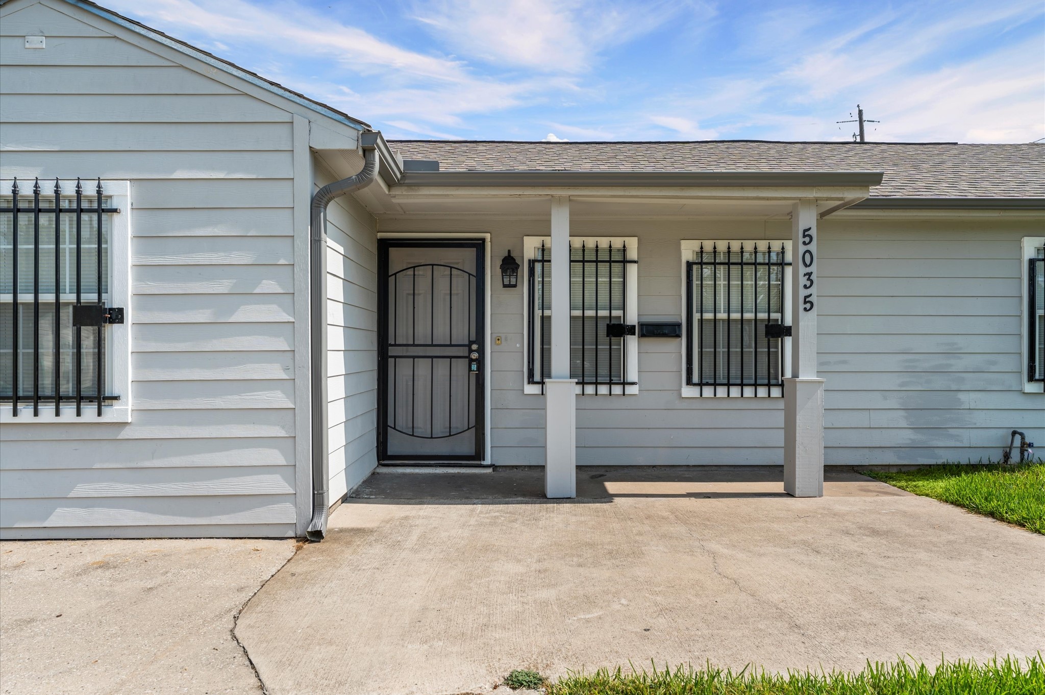 5035 Andrea Street Property Photo 4