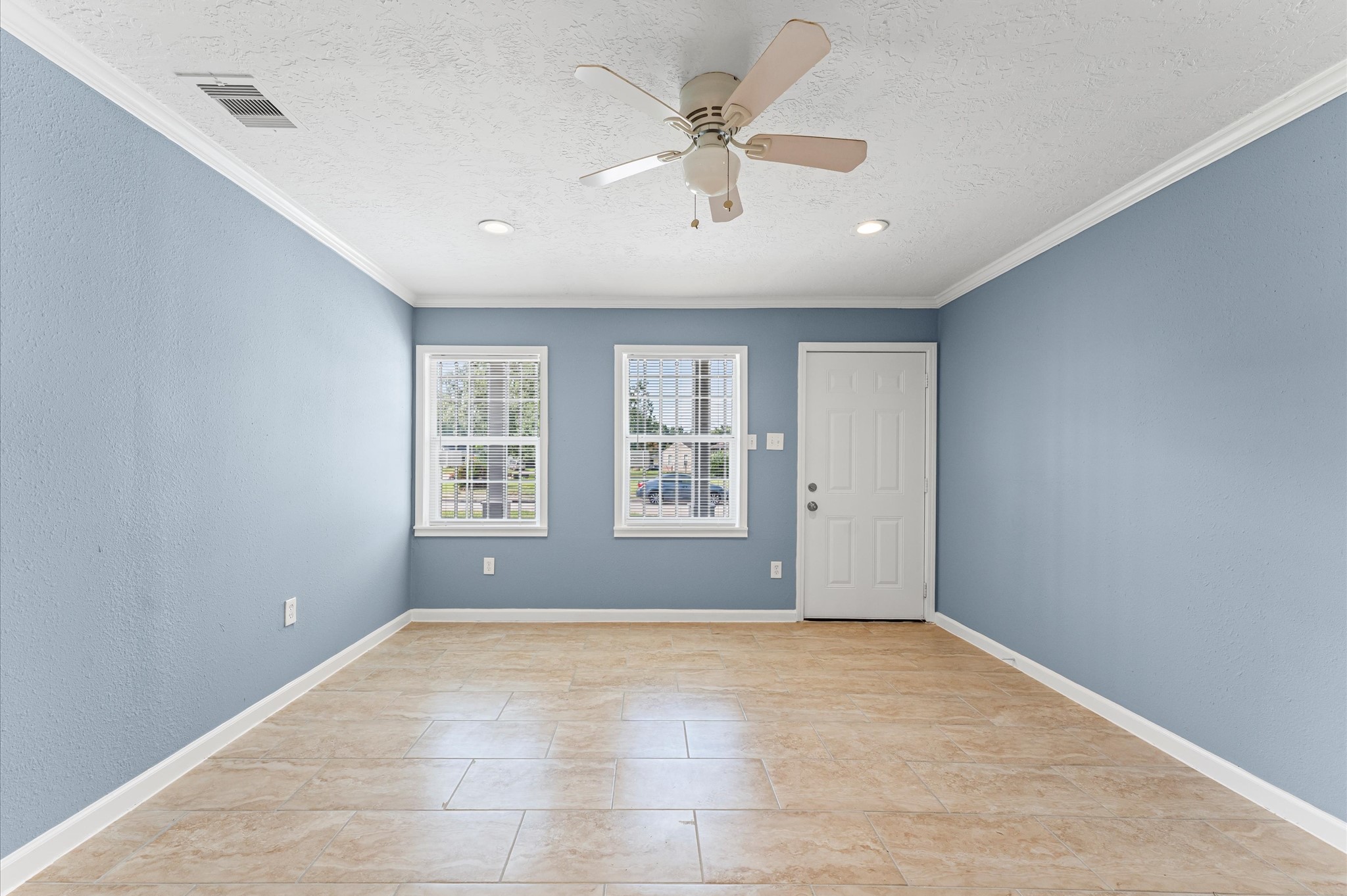 5035 Andrea Street Property Photo 6