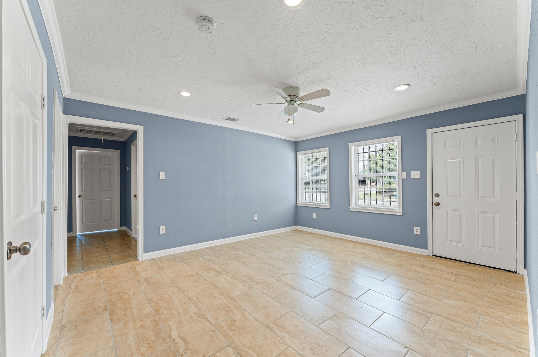 5035 Andrea Street Property Photo 9