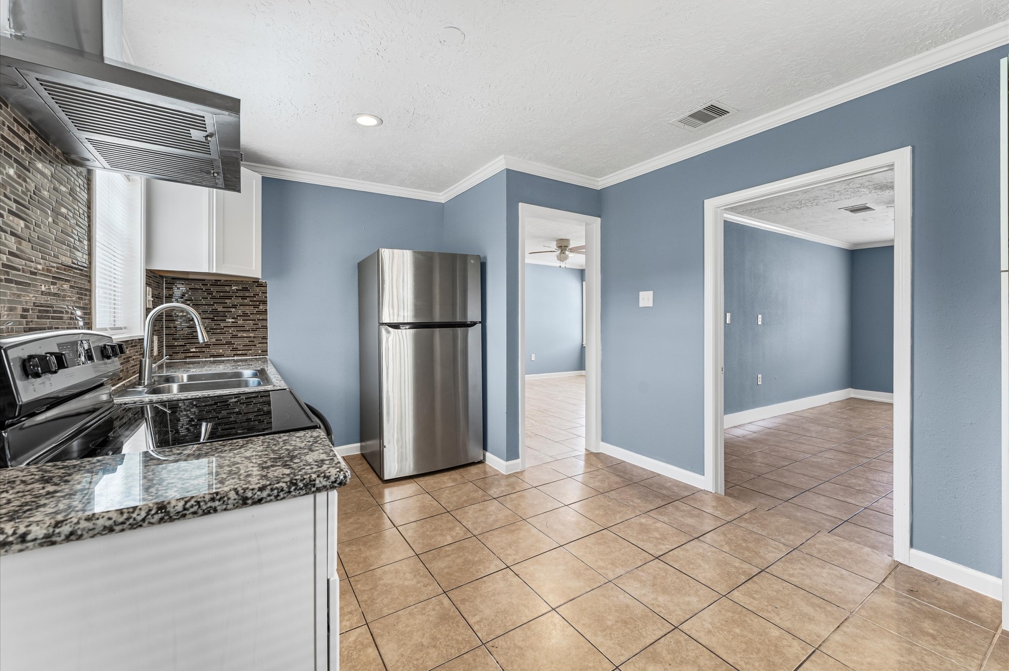 5035 Andrea Street Property Photo 12