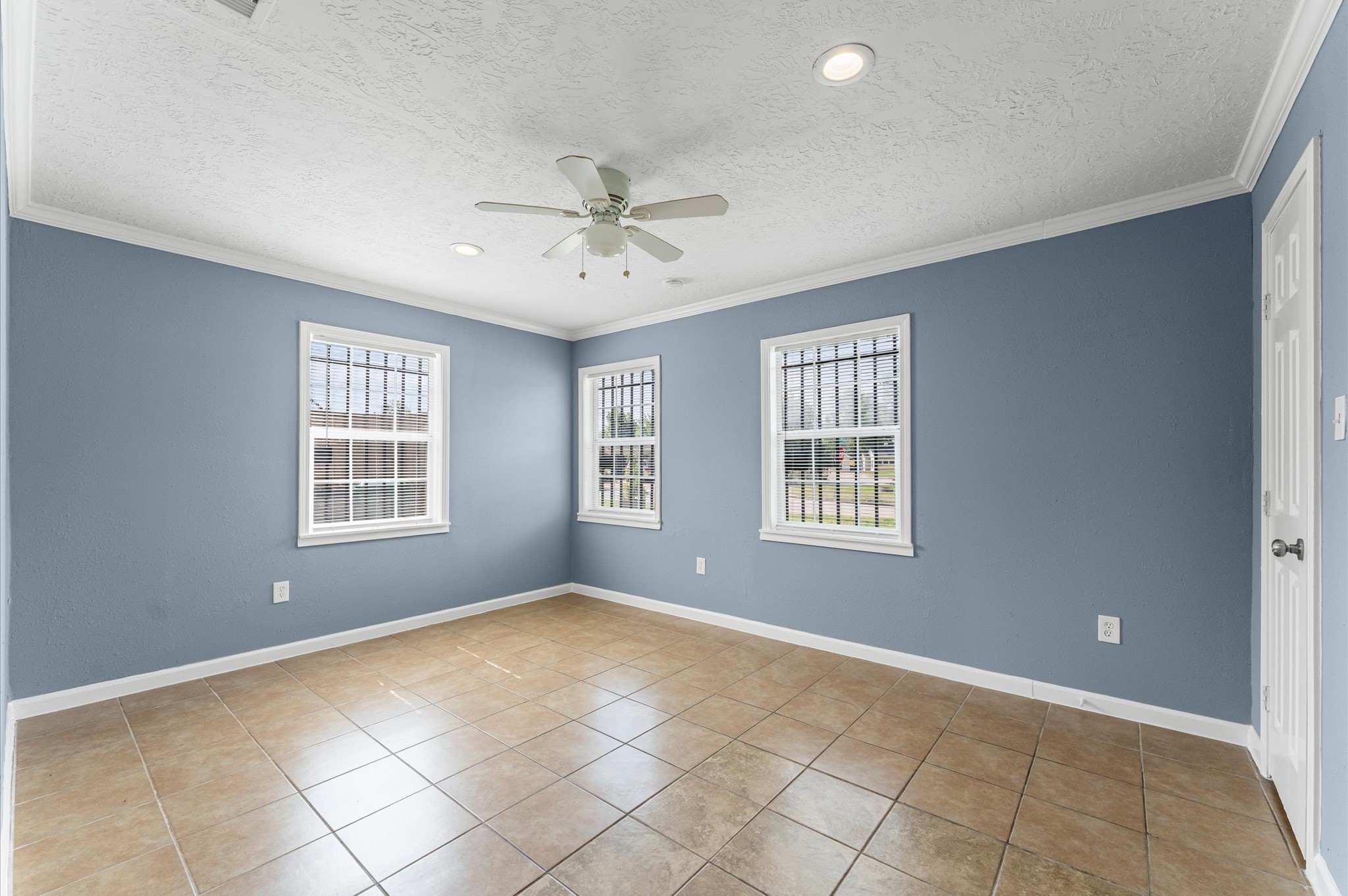 5035 Andrea Street Property Photo 22