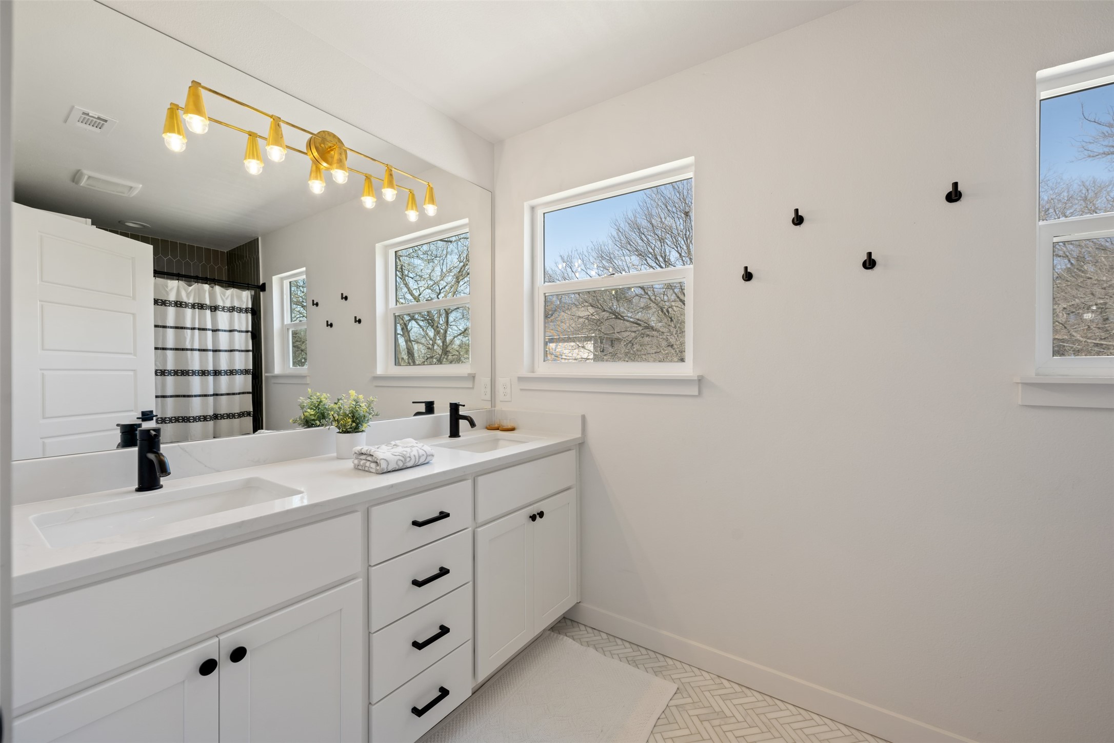 6104 Reicher Drive Property Photo 24
