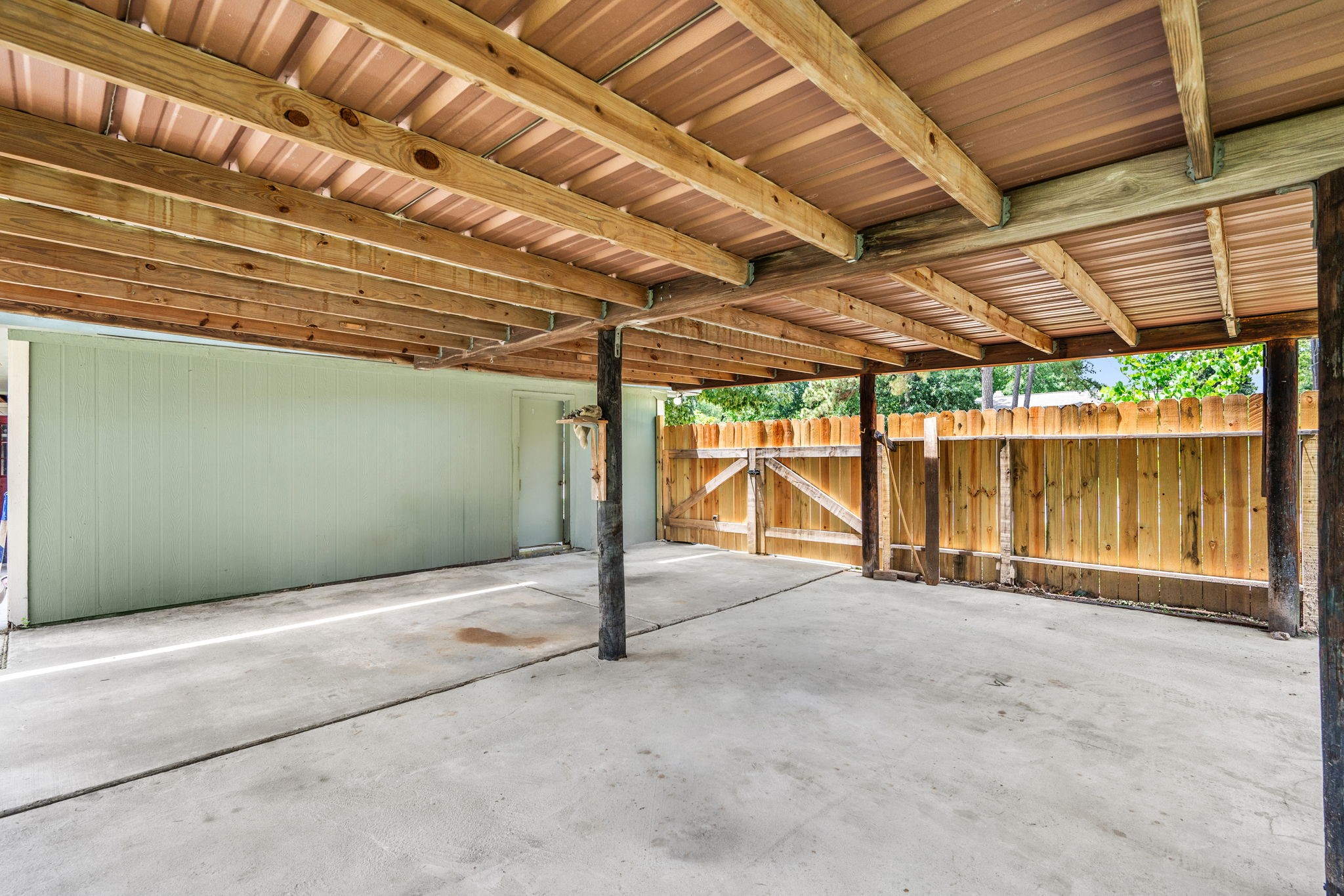 2415 Whispering Springs Drive Property Photo 4