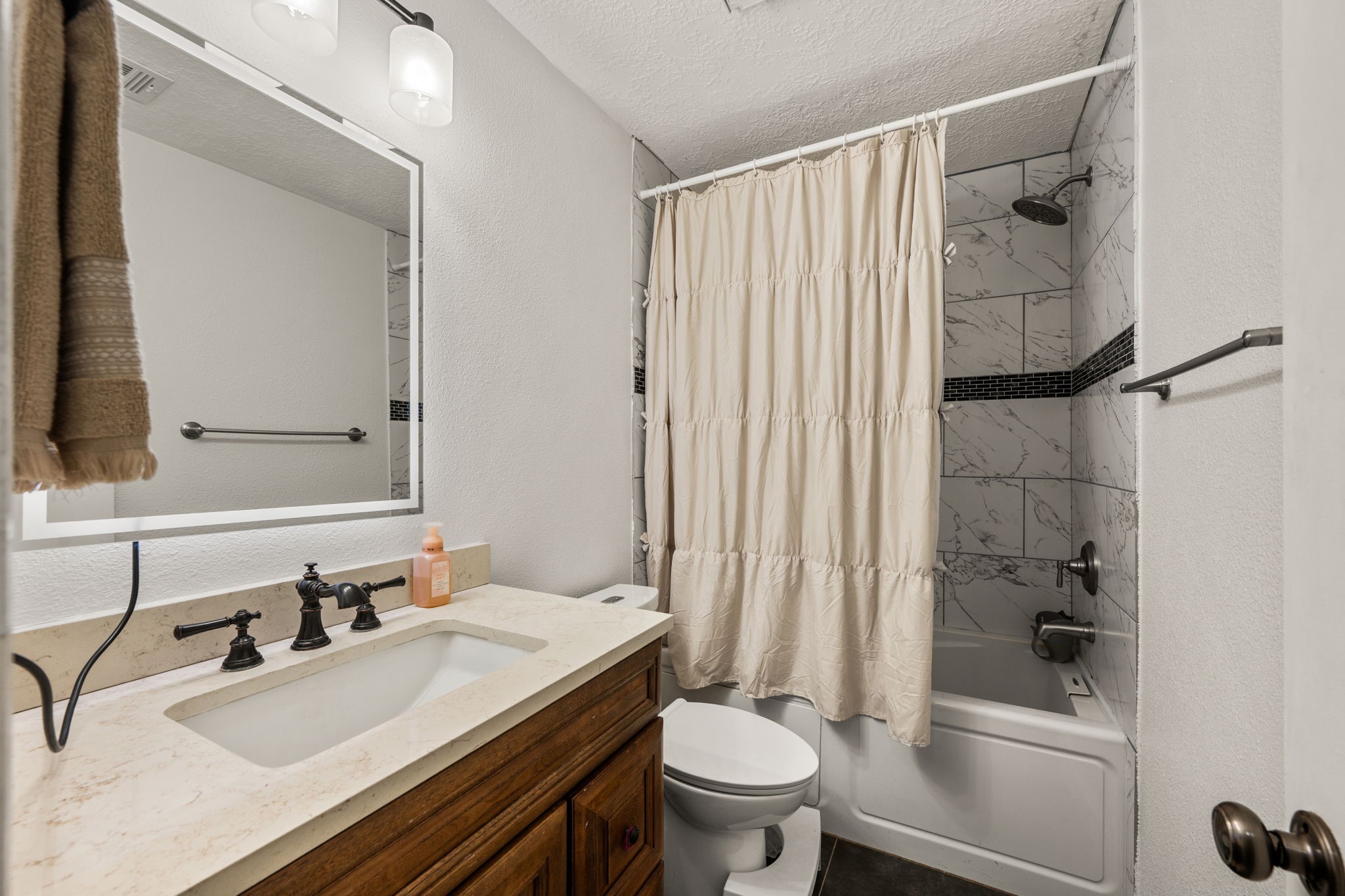 2415 Whispering Springs Drive Property Photo 22