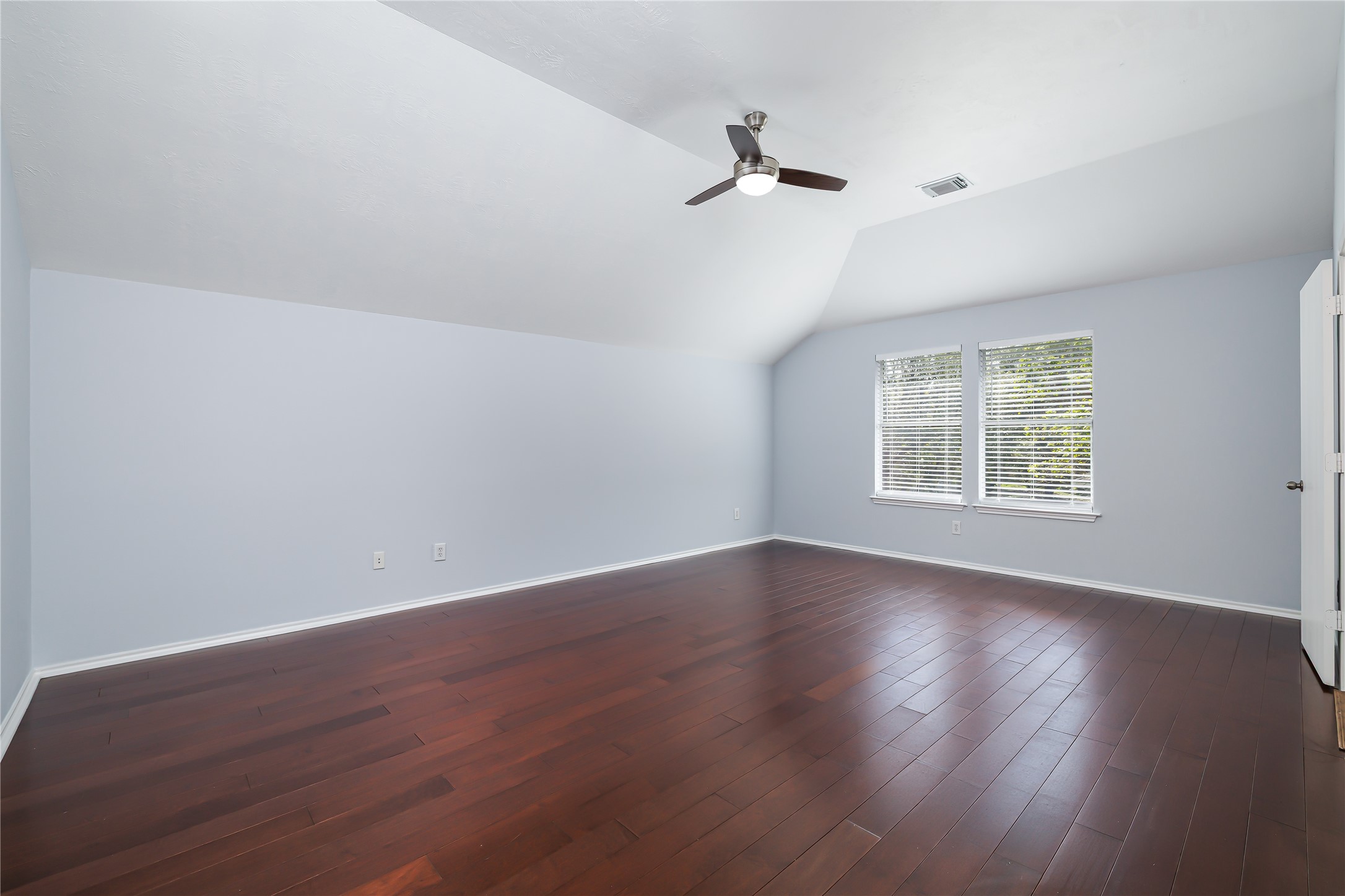 143 S Vesper Bend Circle Property Photo 14