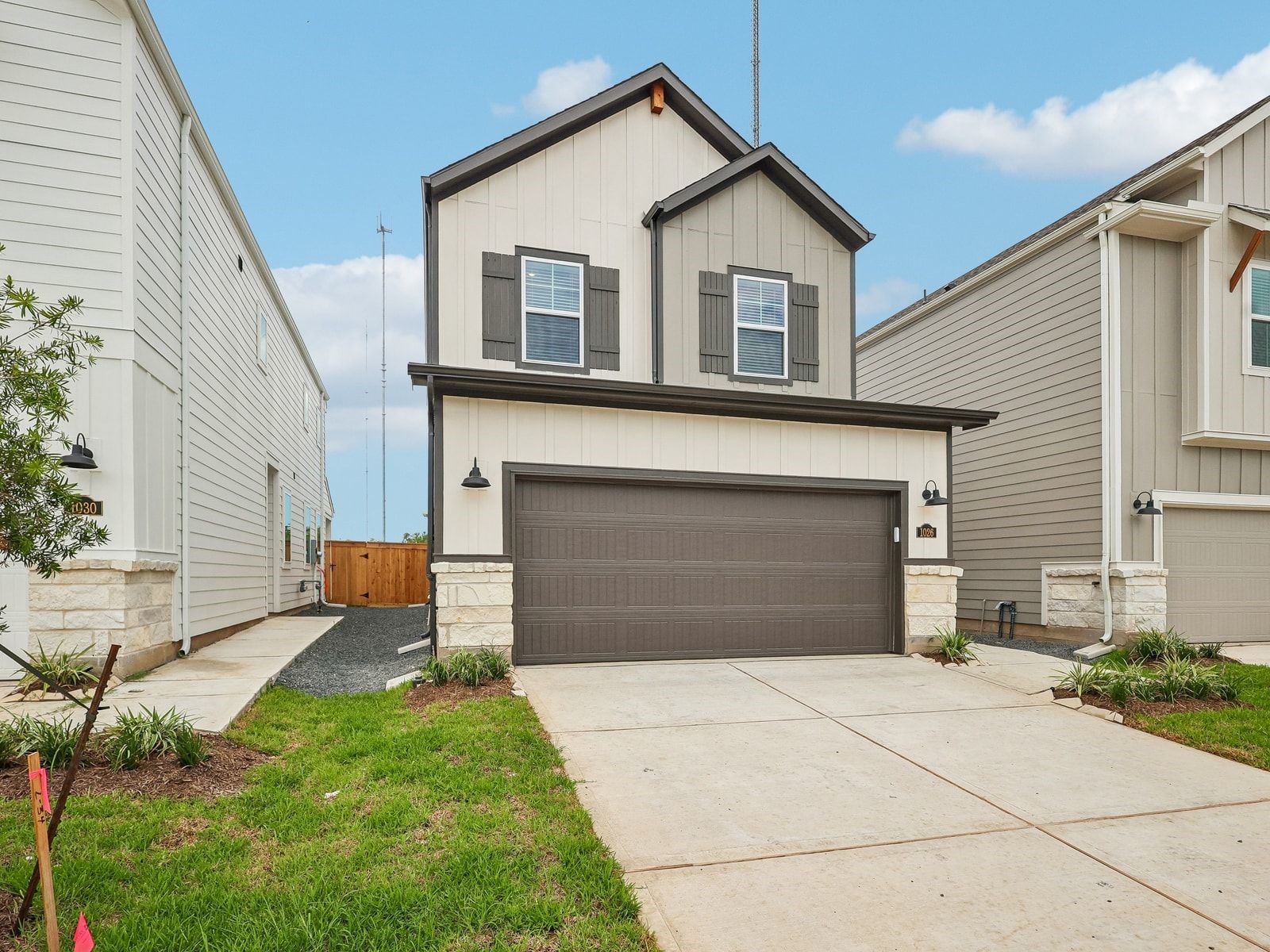 1026 Cedar Place Lane Property Photo 3