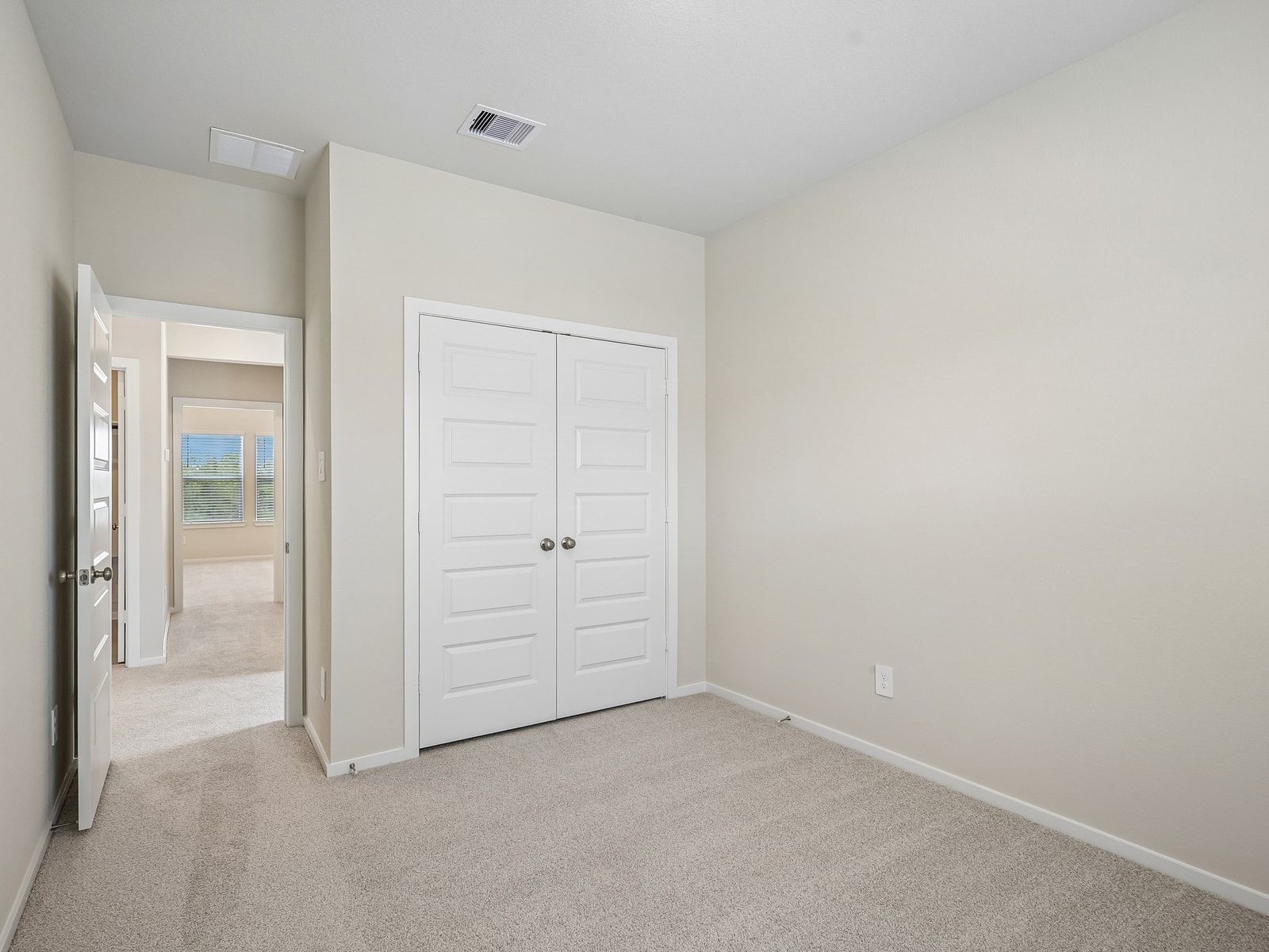1026 Cedar Place Lane Property Photo 6
