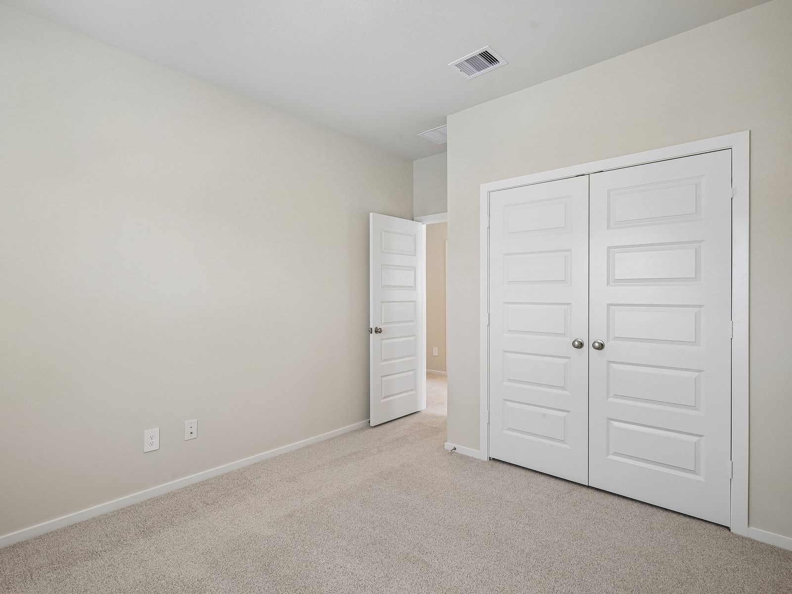 1026 Cedar Place Lane Property Photo 7