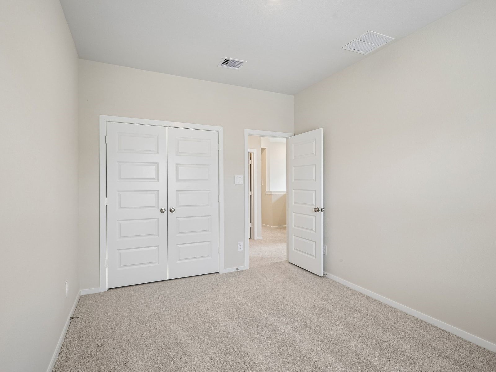 1026 Cedar Place Lane Property Photo 10