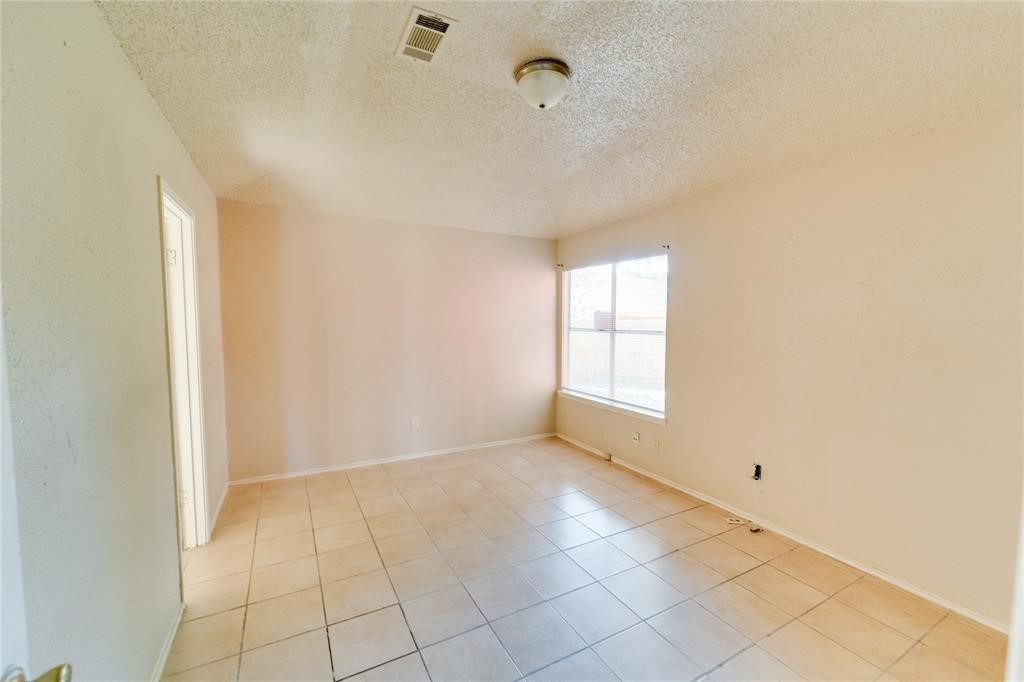 1539 Stevenage Property Photo 11