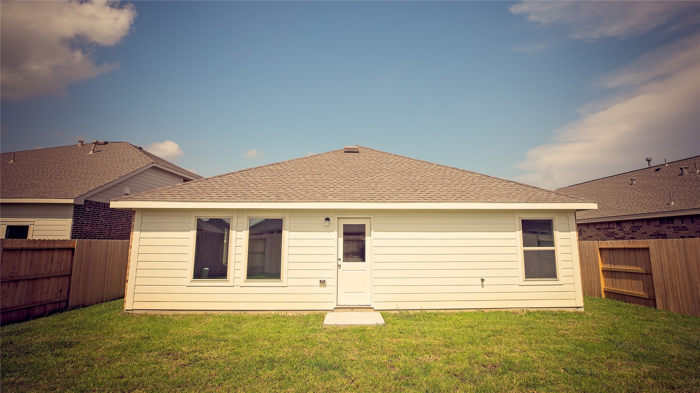 9919 Oakheath Bluff Drive Property Photo 12