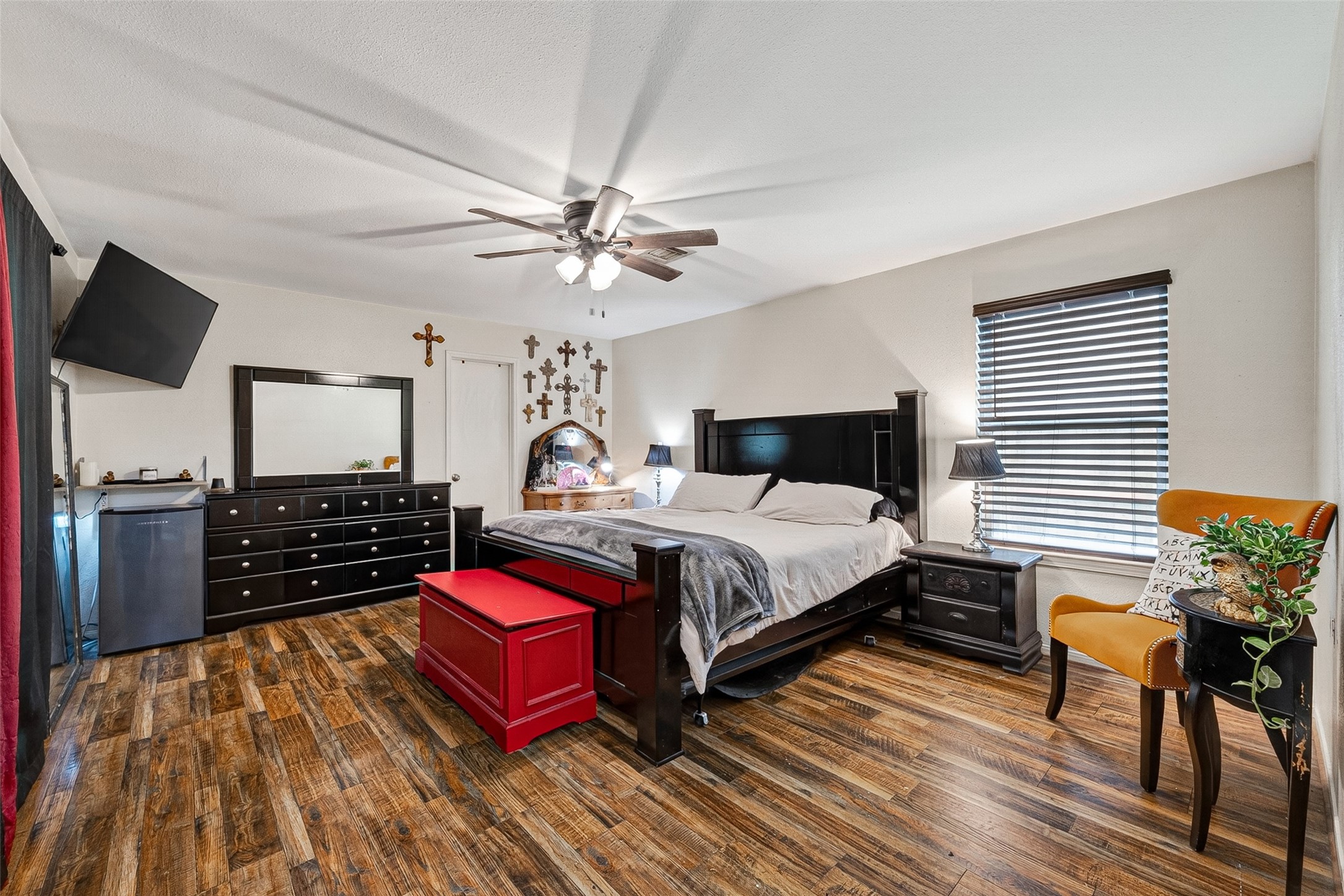 1022 Apache Falls Drive Property Photo 12