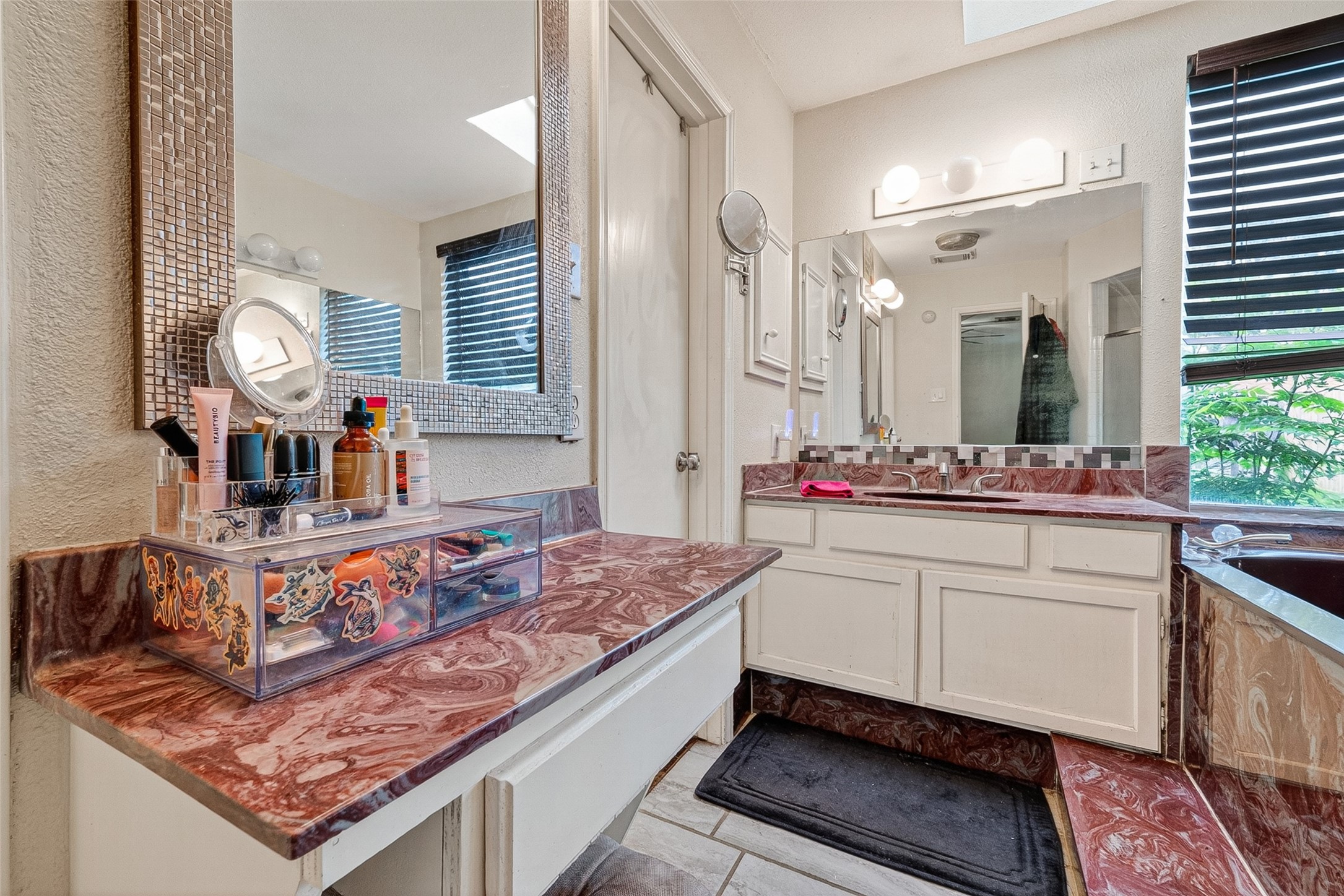 1022 Apache Falls Drive Property Photo 13
