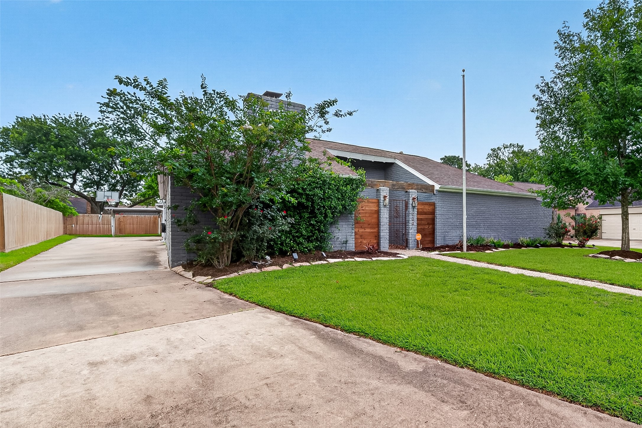 1022 Apache Falls Drive Property Photo 25
