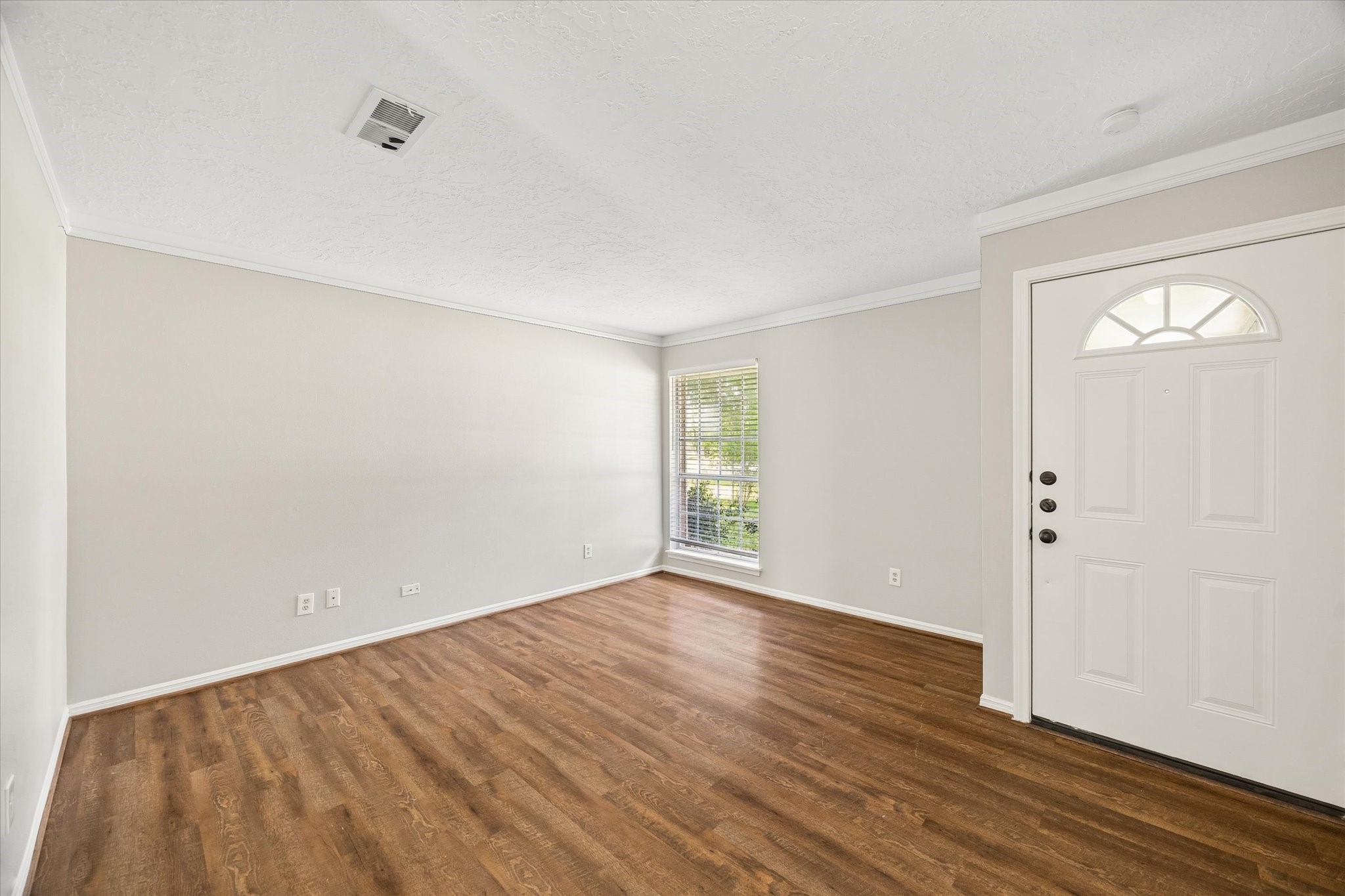 25114 Spring Ridge Drive Property Photo 4