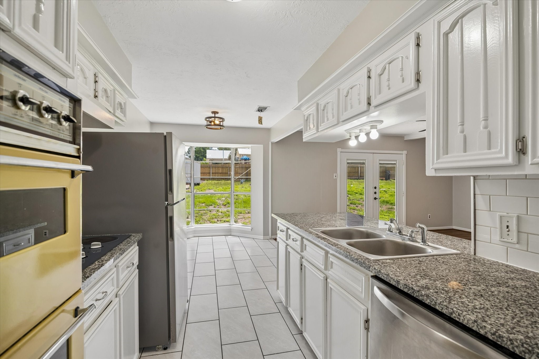 25114 Spring Ridge Drive Property Photo 12