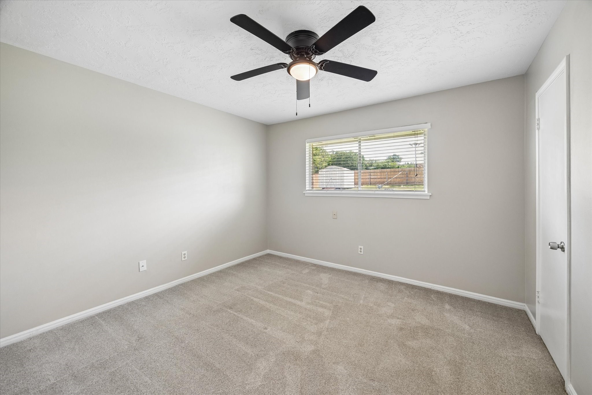25114 Spring Ridge Drive Property Photo 16