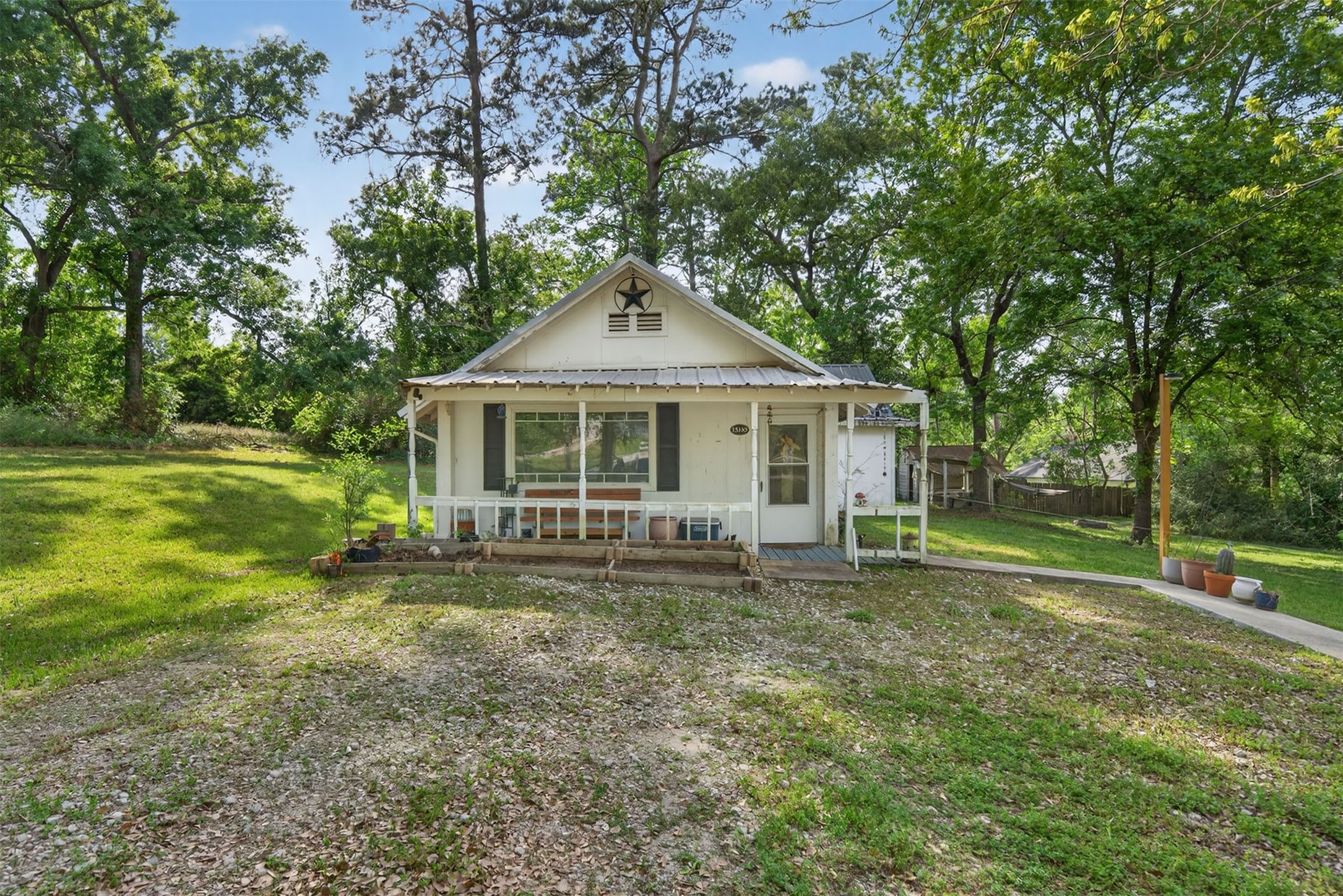 15185 Travis Lane Property Photo 1