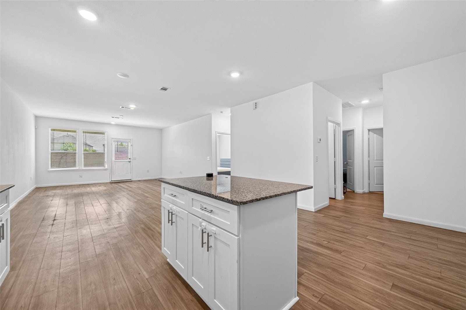 8111 Star Terrace Drive Property Photo 10