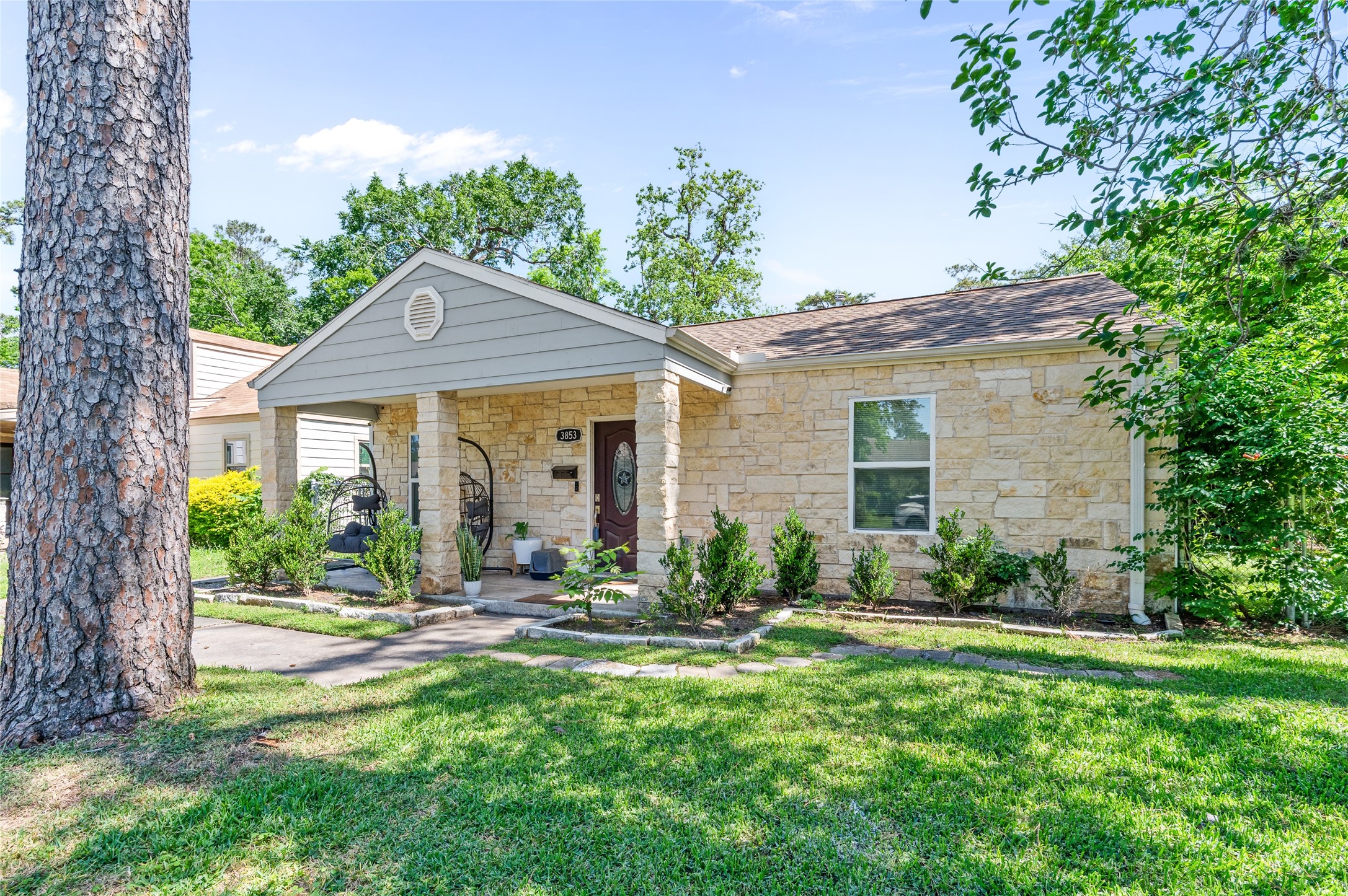 3853 Rosedale Street Property Photo 3