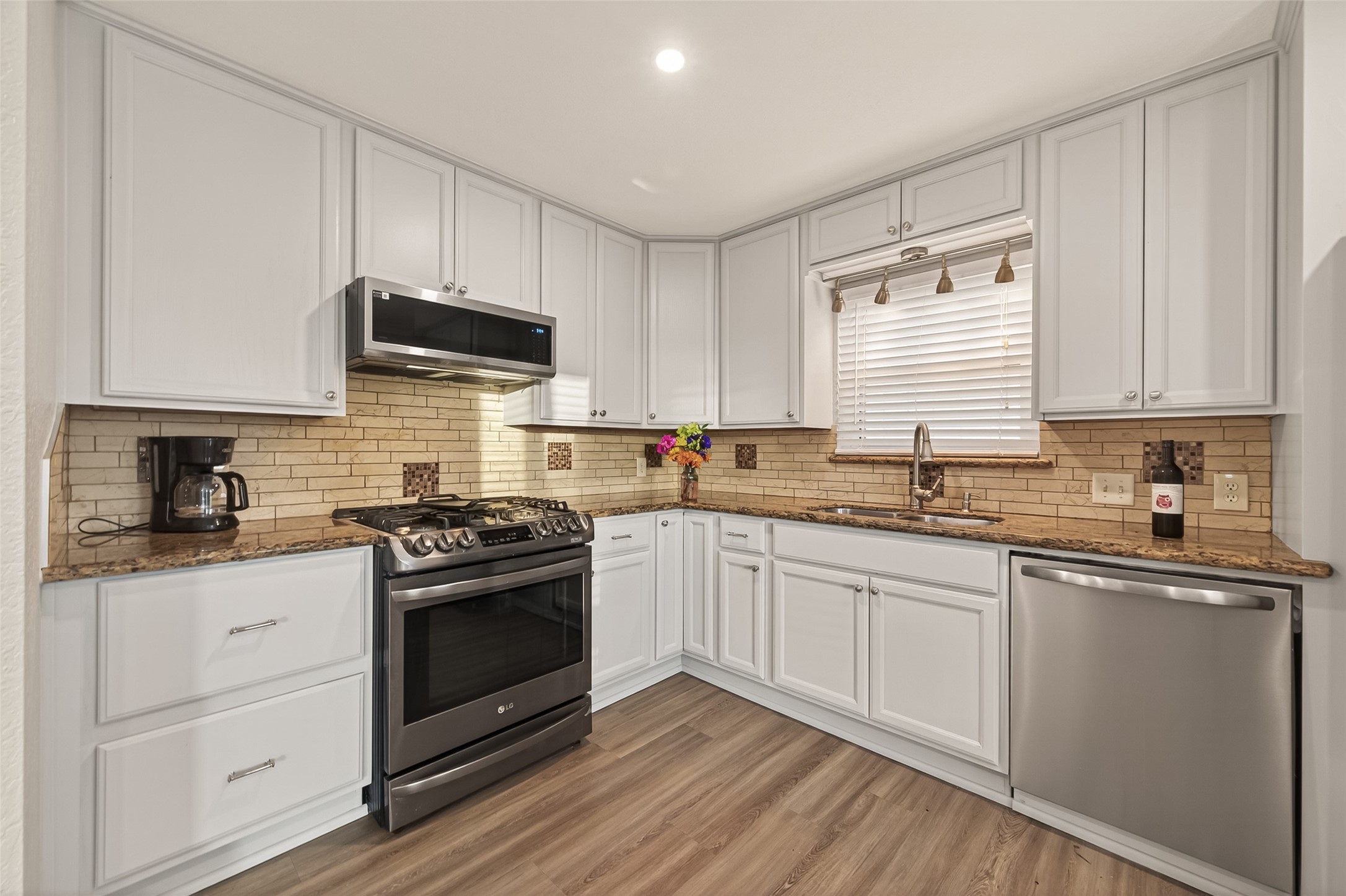 4 N Sandpiper Street Property Photo 11