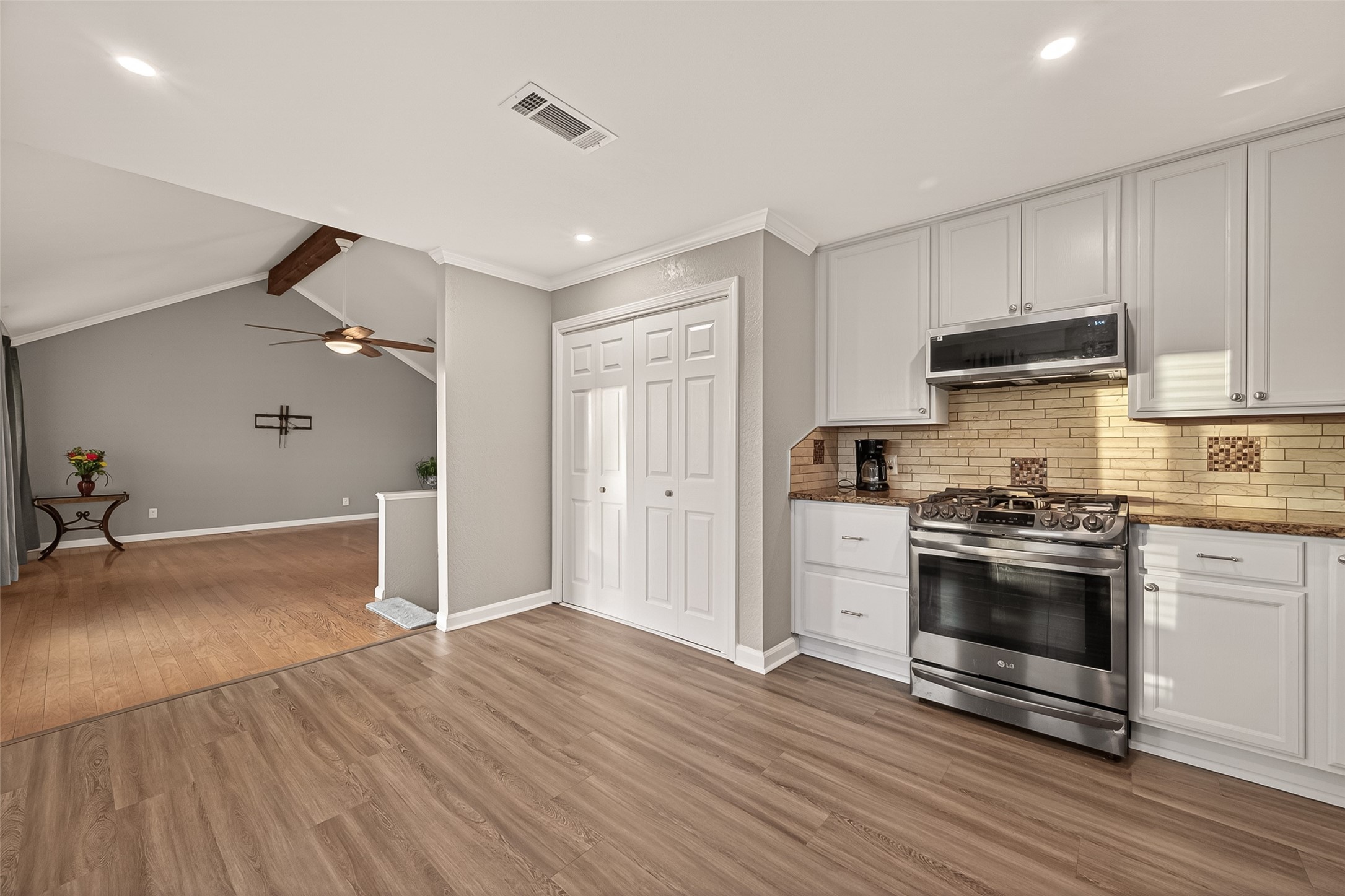 4 N Sandpiper Street Property Photo 13