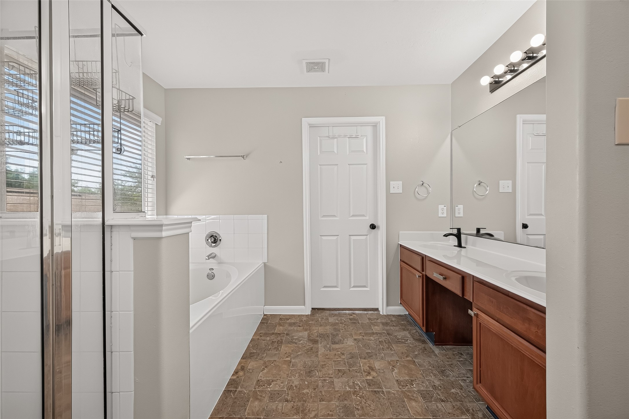 25346 Barmby Drive Property Photo 33