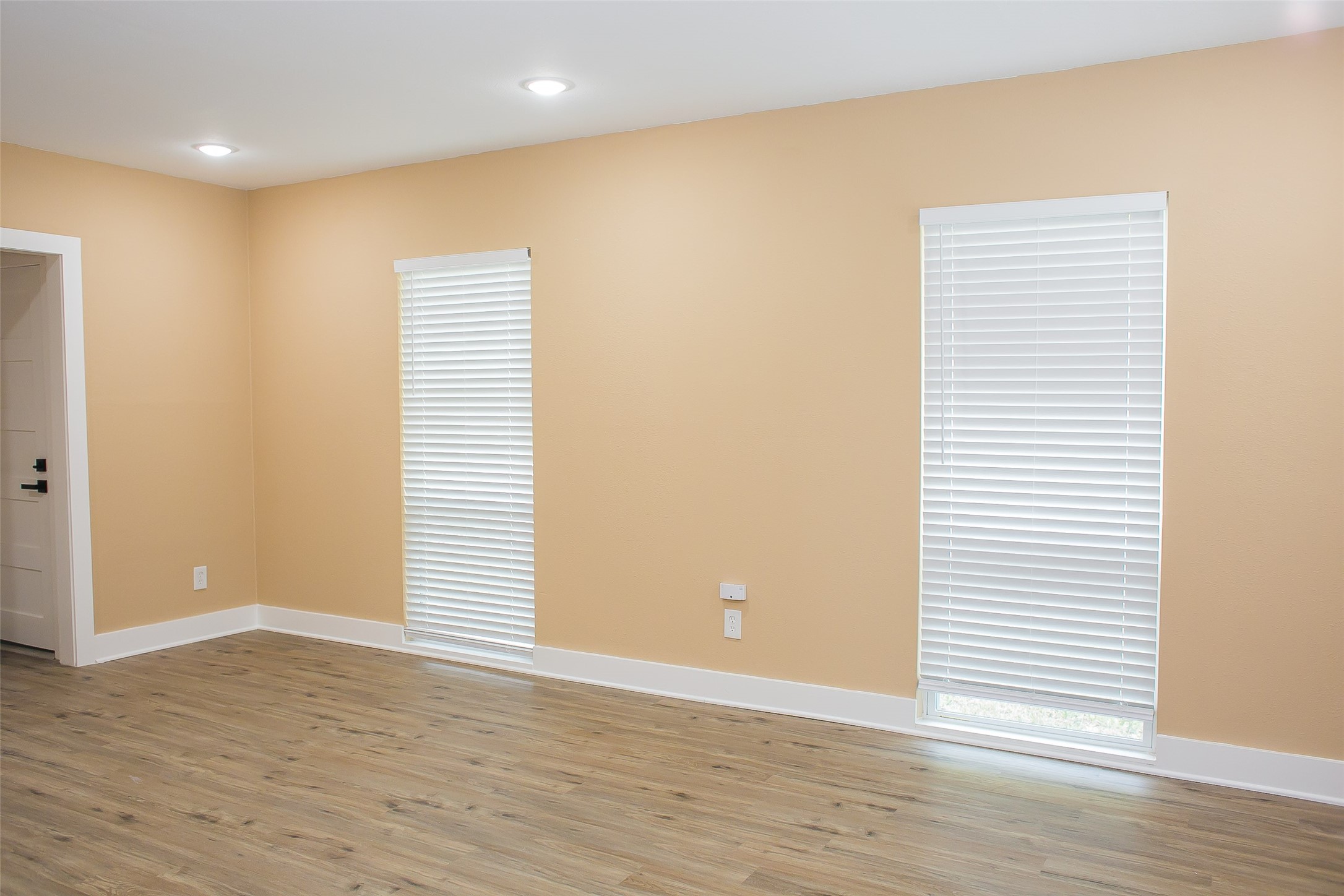 2301 Albans Road Property Photo 7