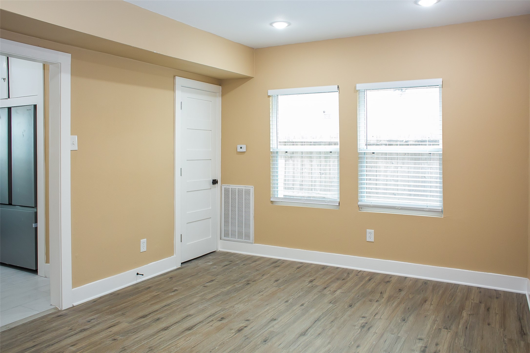 2301 Albans Road Property Photo 8