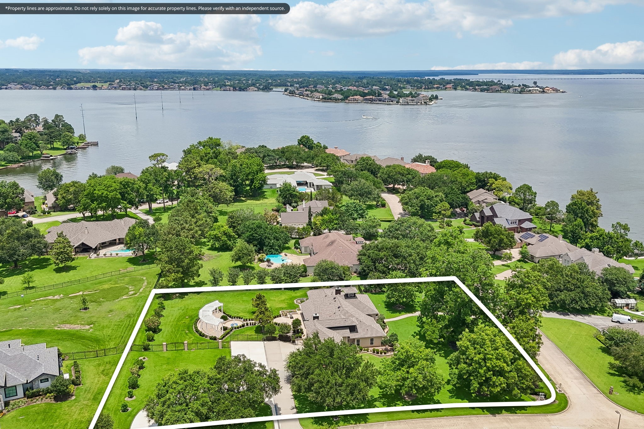 118 Waterfront Drive Property Photo 2