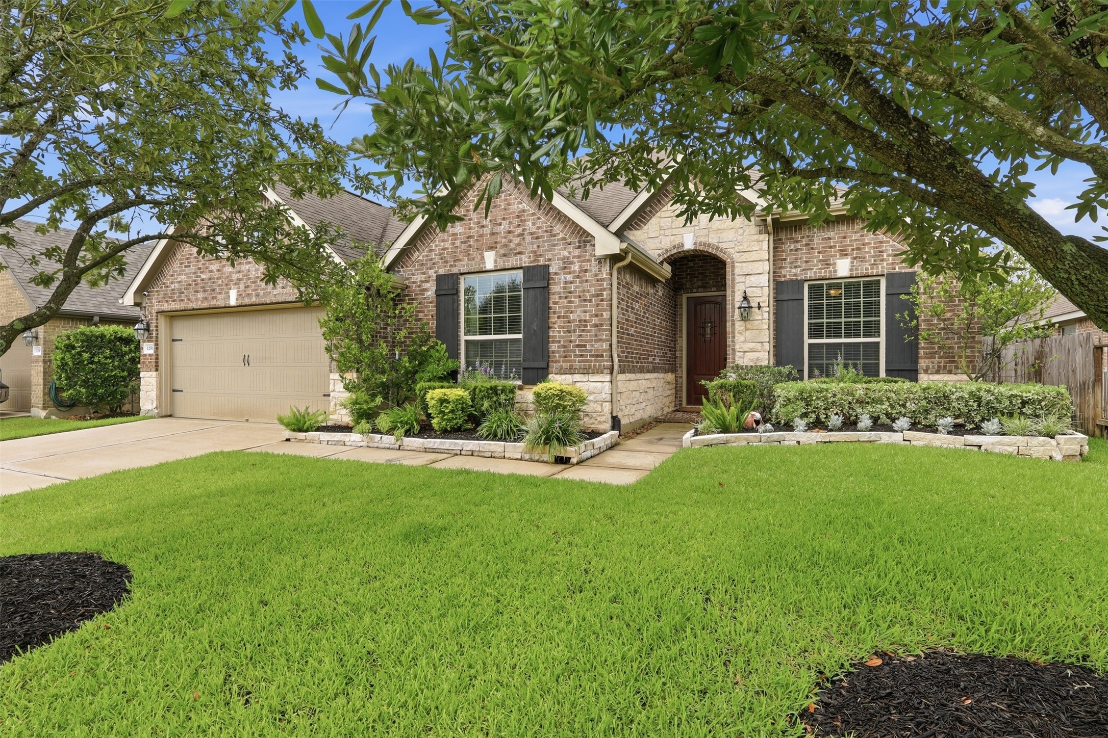 12911 Chatfield Manor Lane Property Photo 3