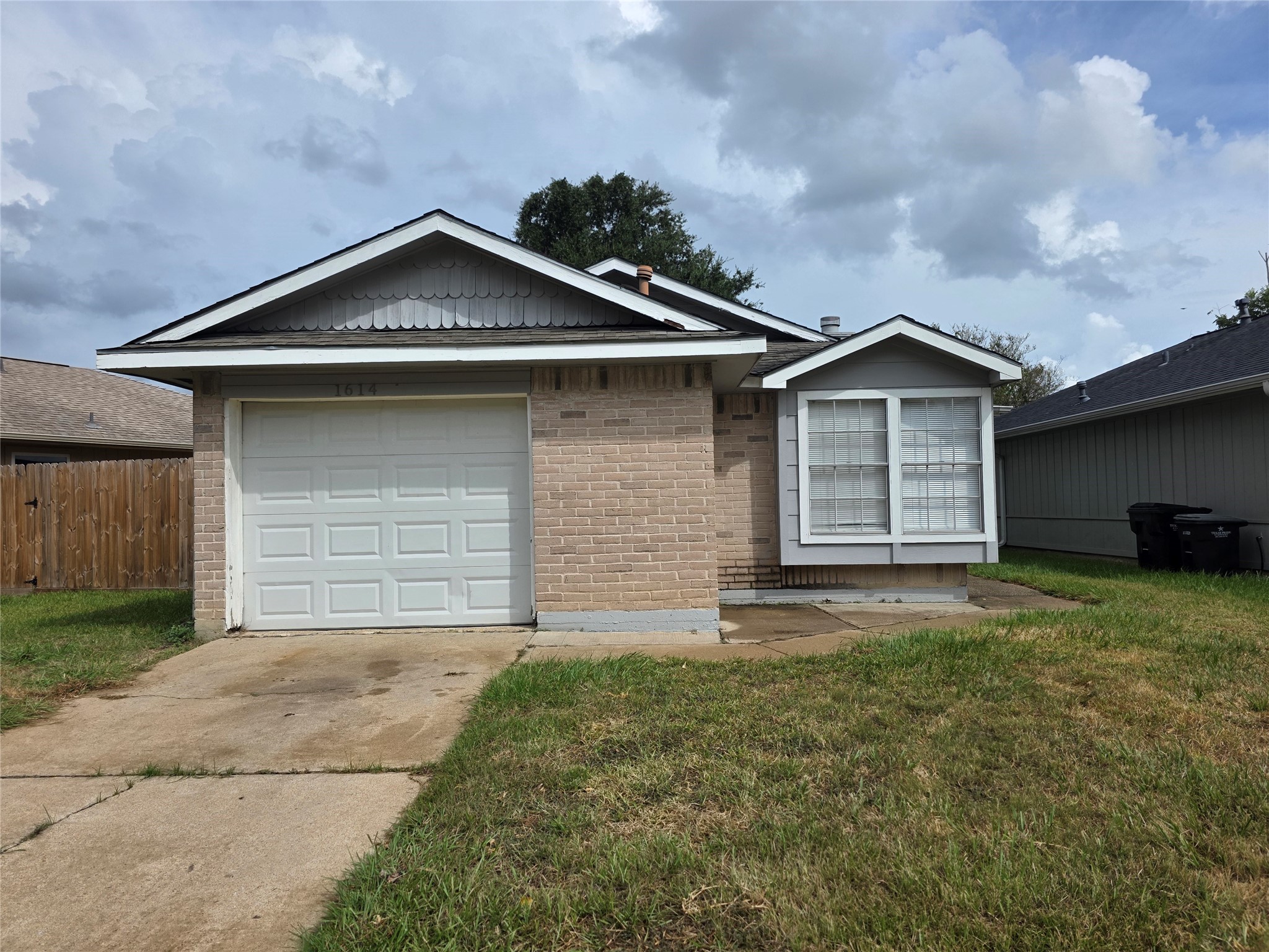 1614 Brickarbor Drive Property Photo 2