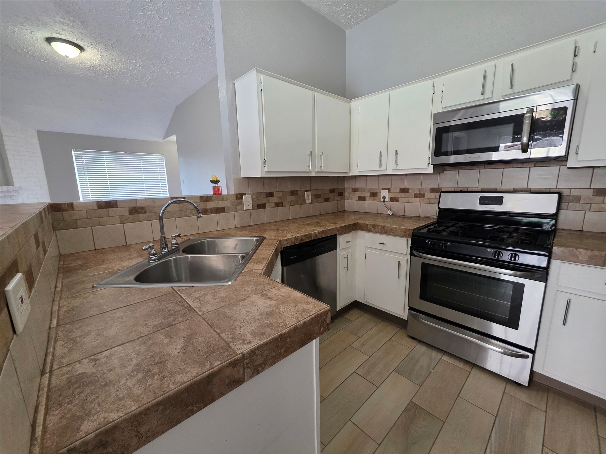 1614 Brickarbor Drive Property Photo 11