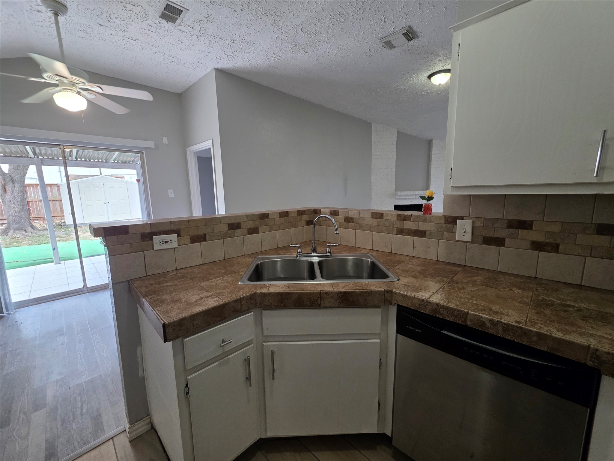 1614 Brickarbor Drive Property Photo 12
