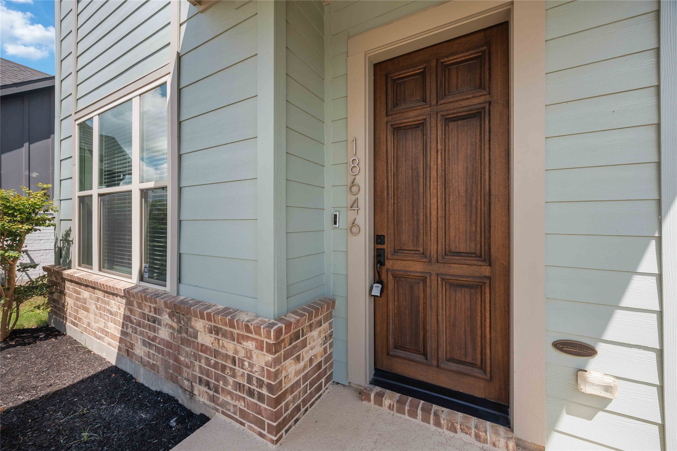 18646 Marvelous Place Property Photo 5