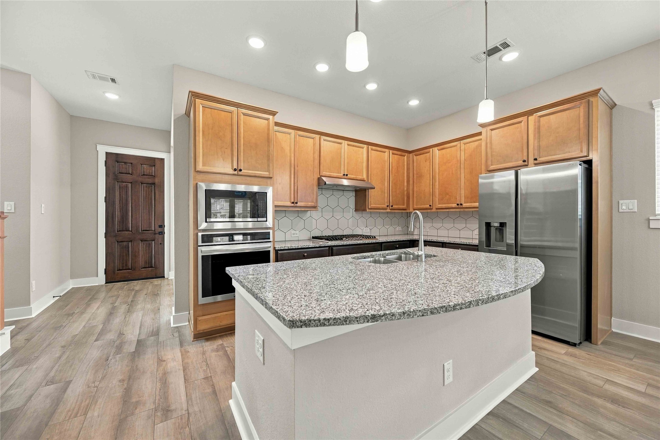 18646 Marvelous Place Property Photo 8