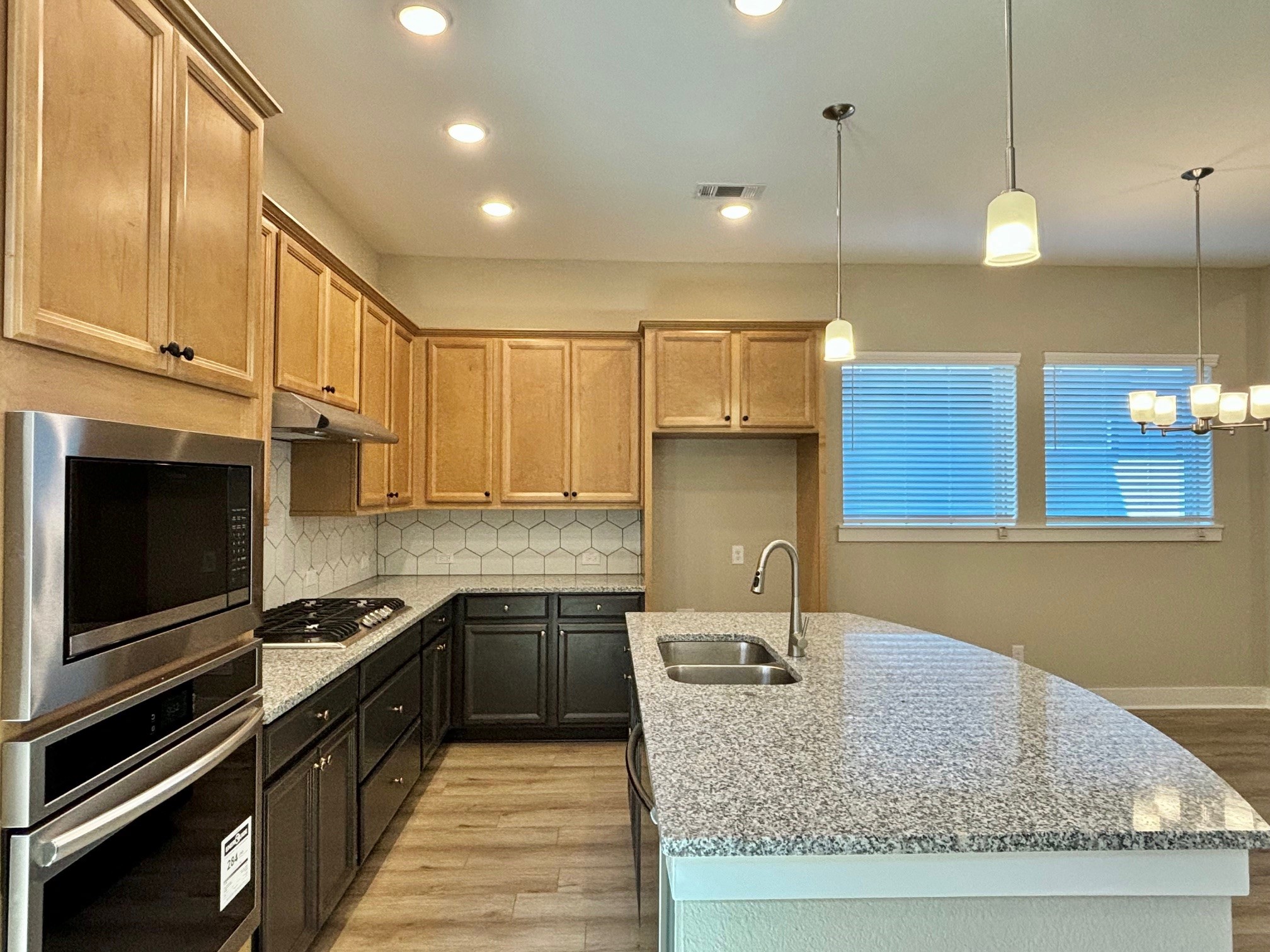 18646 Marvelous Place Property Photo 9