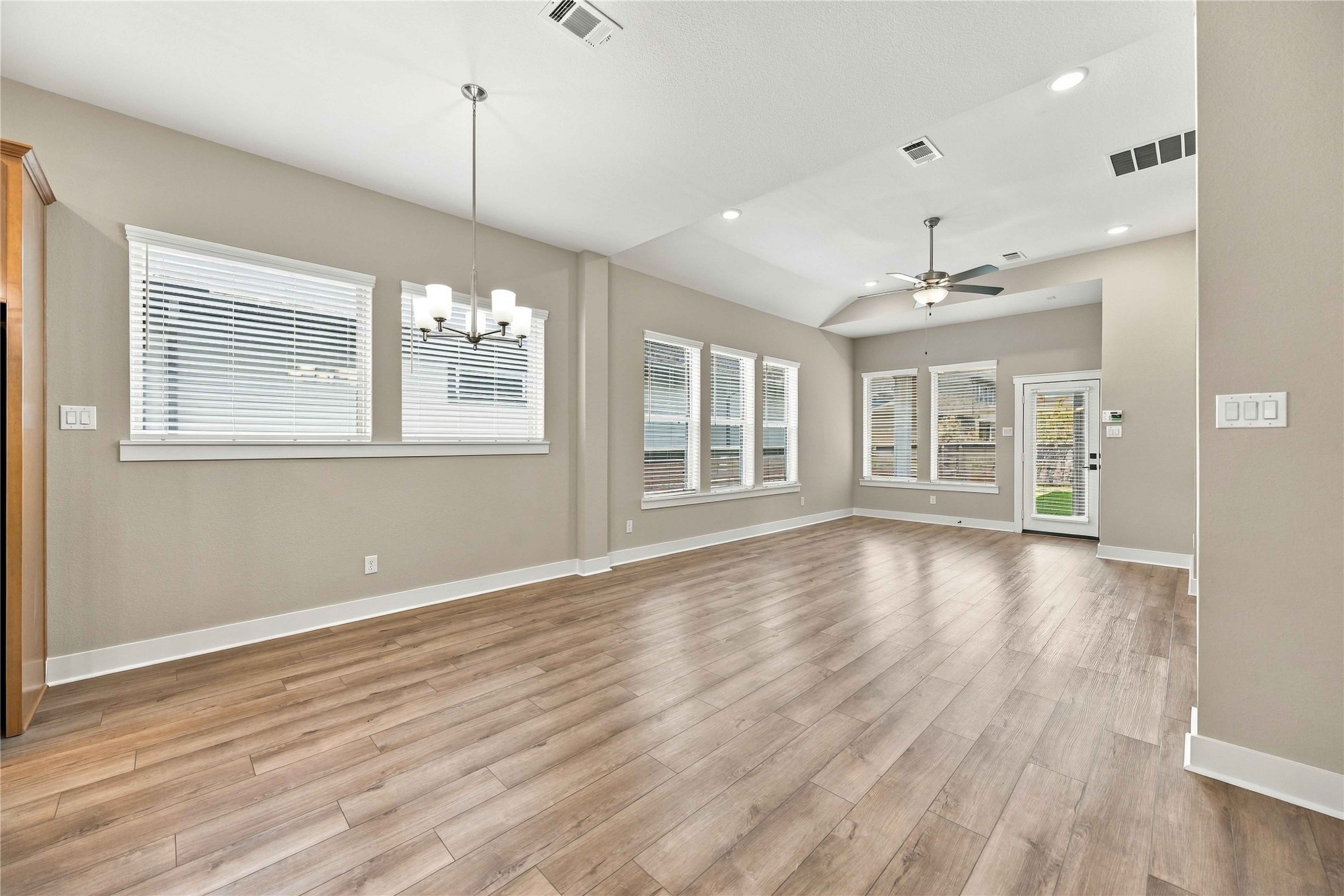 18646 Marvelous Place Property Photo 9