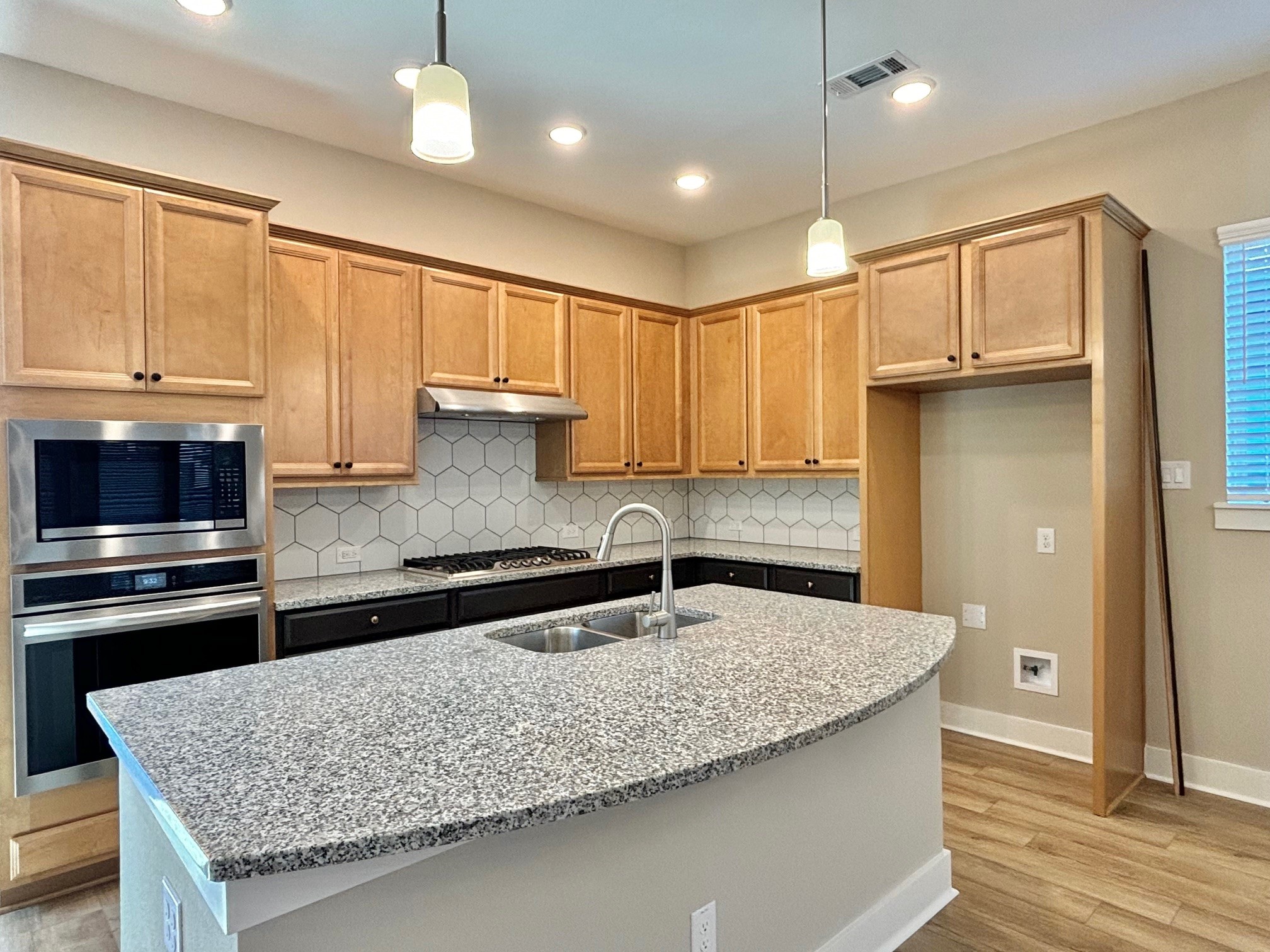 18646 Marvelous Place Property Photo 10